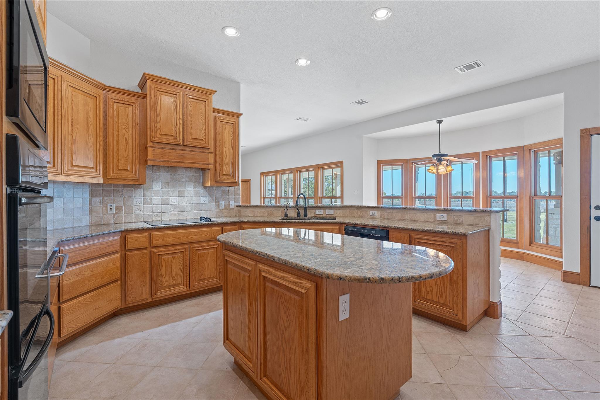 400 County Road 483, Taylor, TX 76574