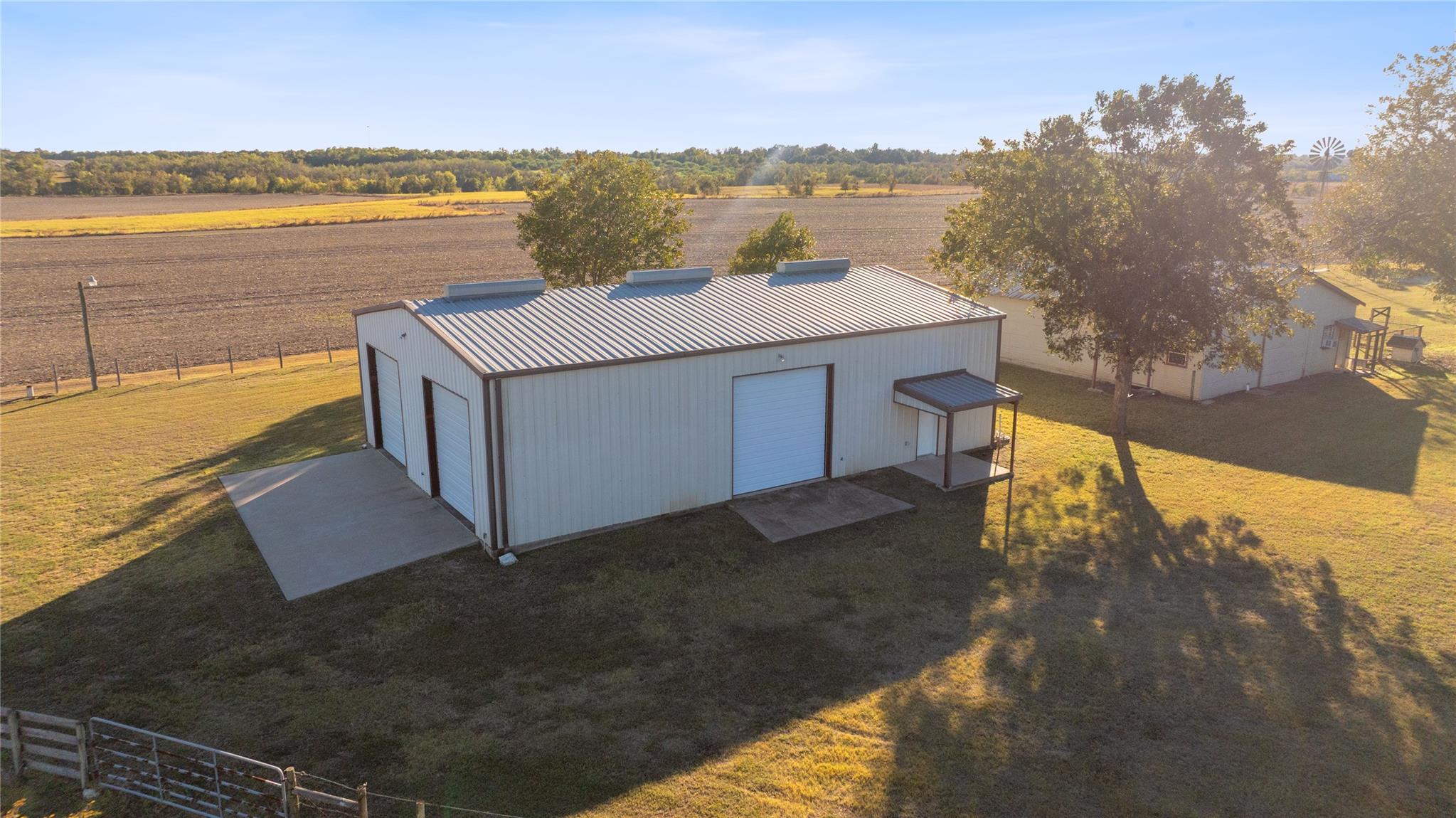 400 County Road 483, Taylor, TX 76574