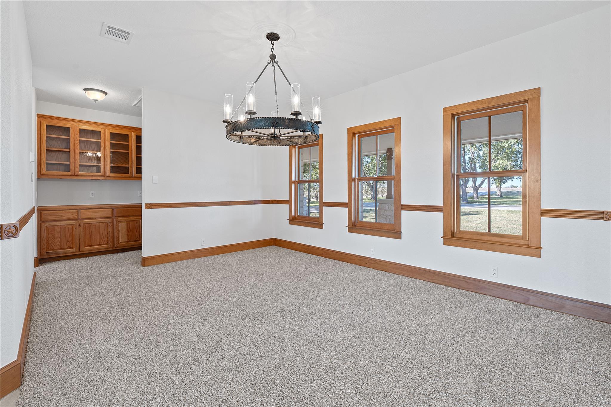 400 County Road 483, Taylor, TX 76574