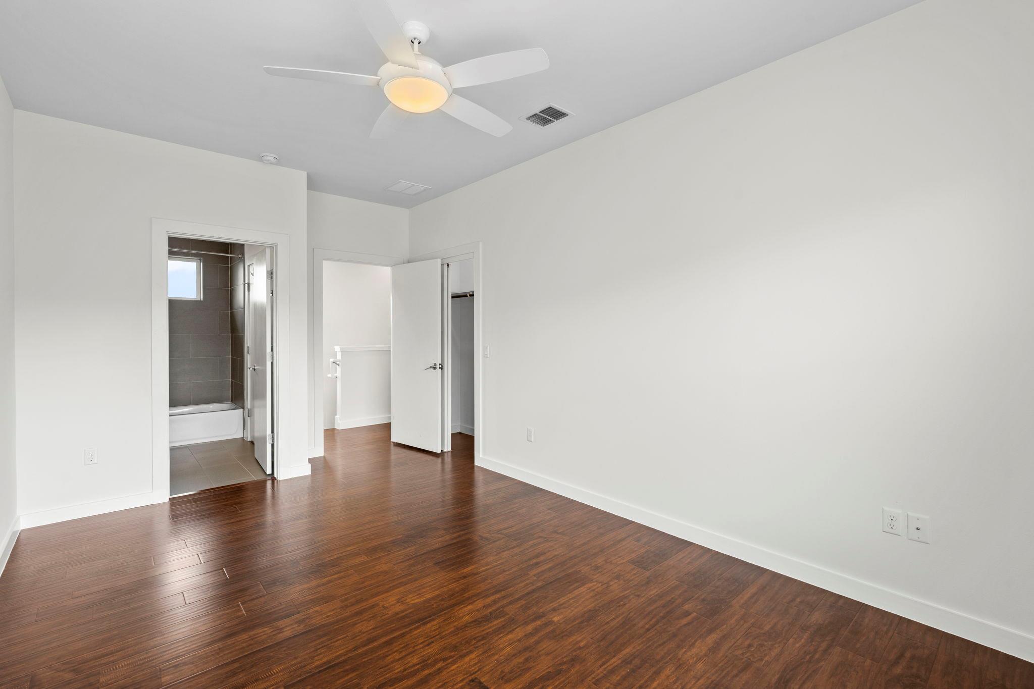 301 W STASSNEY Ln, Austin, TX 78745