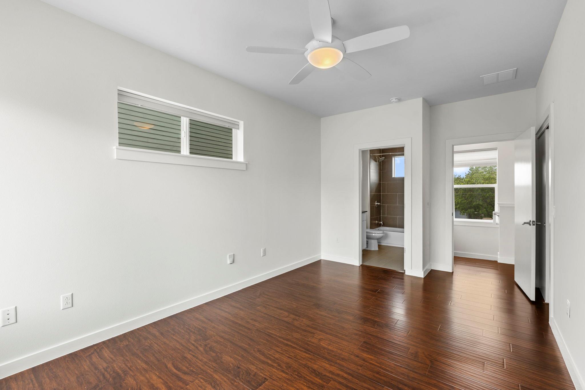 301 W STASSNEY Ln, Austin, TX 78745