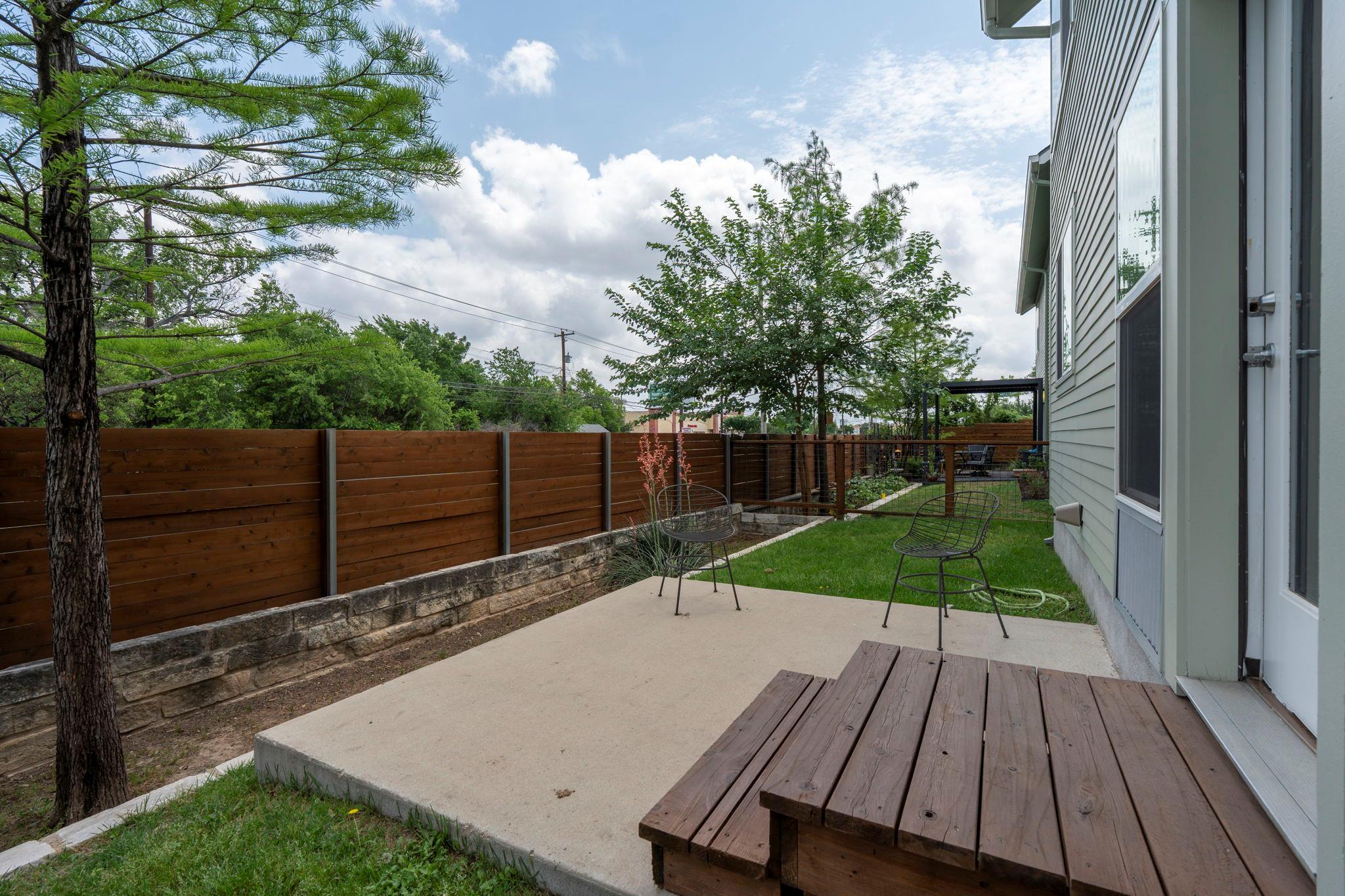 301 W STASSNEY Ln, Austin, TX 78745