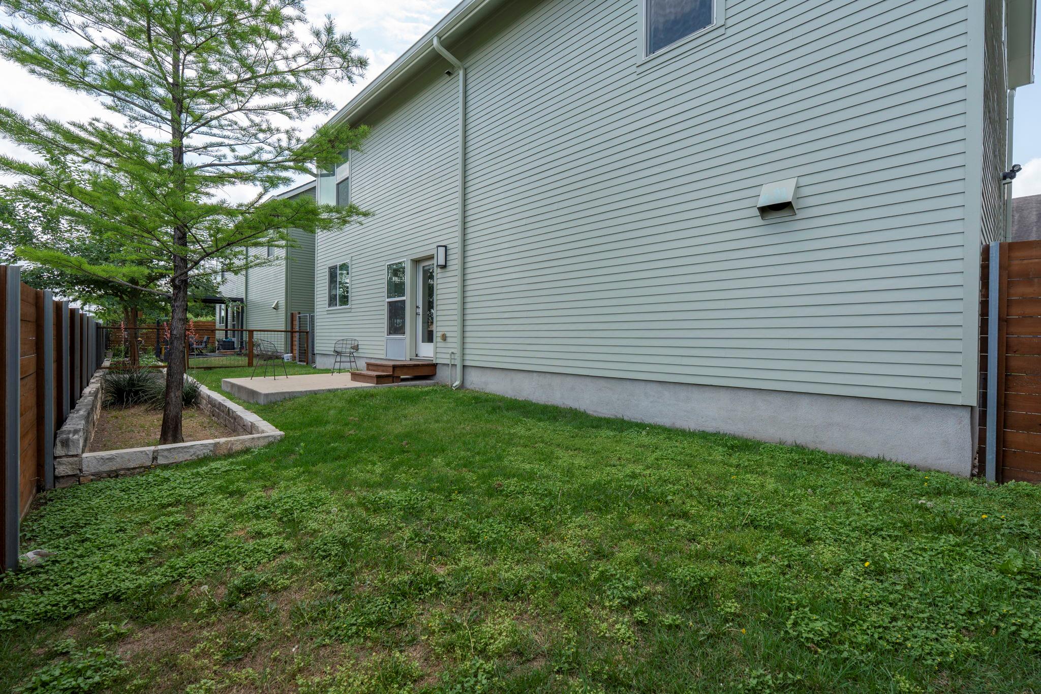 301 W STASSNEY Ln, Austin, TX 78745