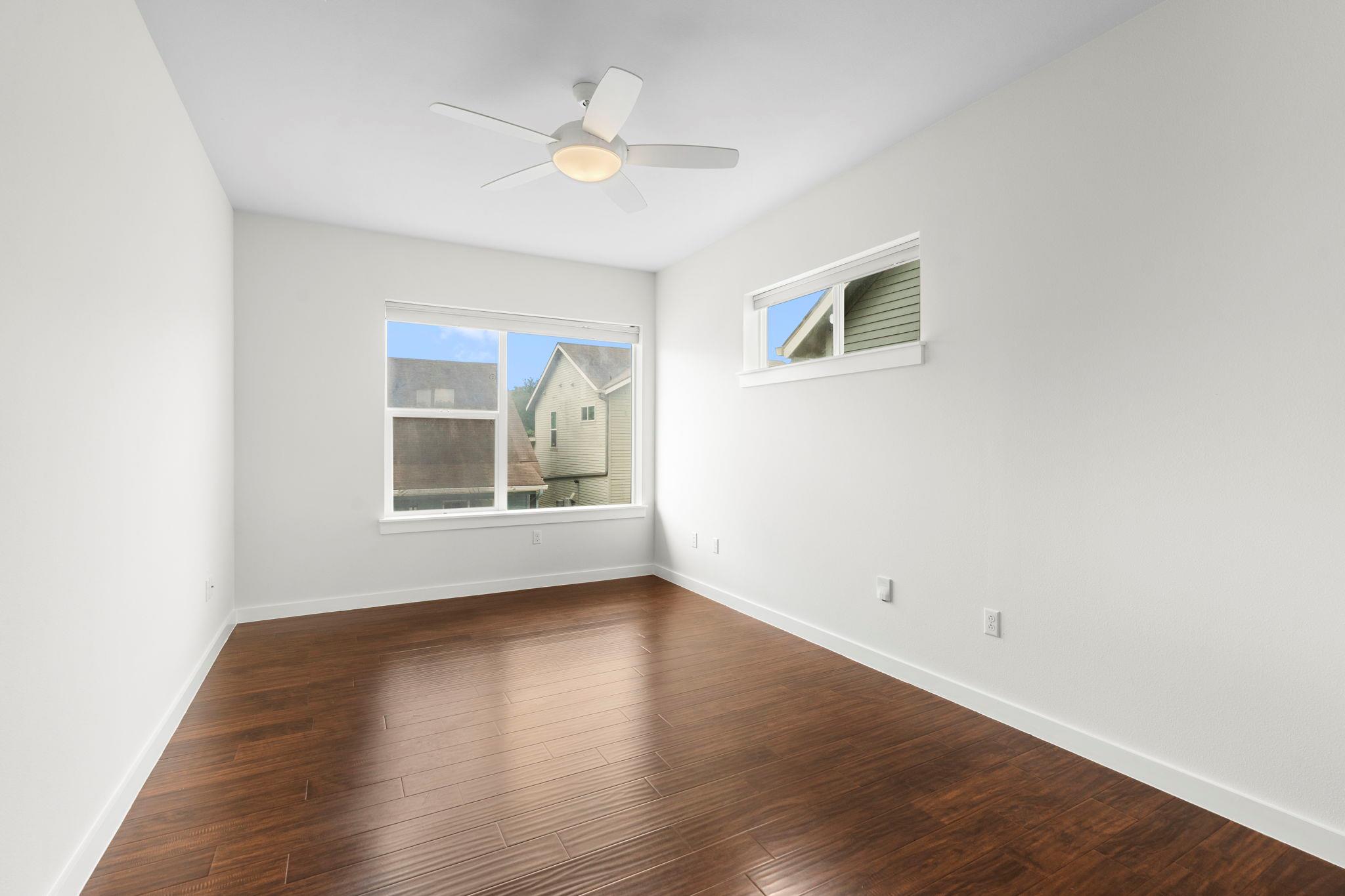 301 W STASSNEY Ln, Austin, TX 78745