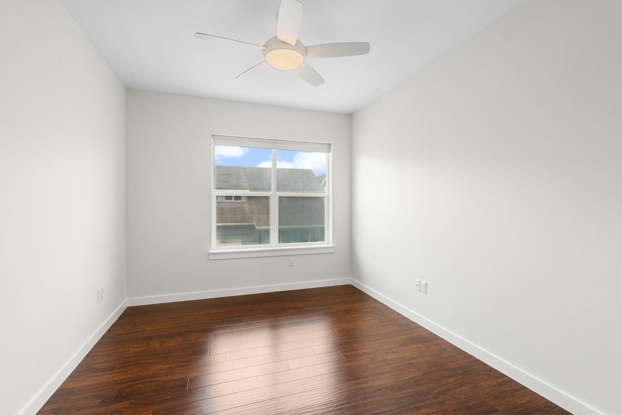 301 W STASSNEY Ln, Austin, TX 78745