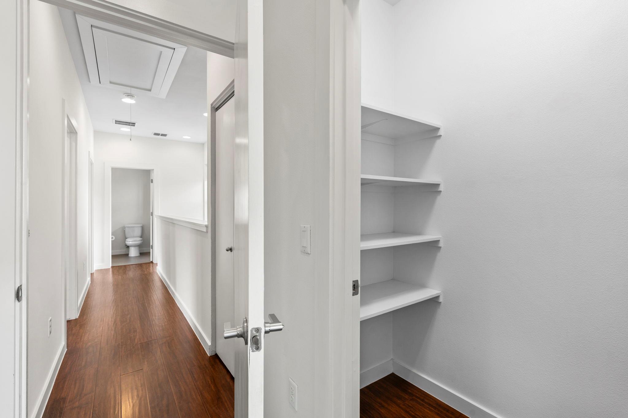 301 W STASSNEY Ln, Austin, TX 78745