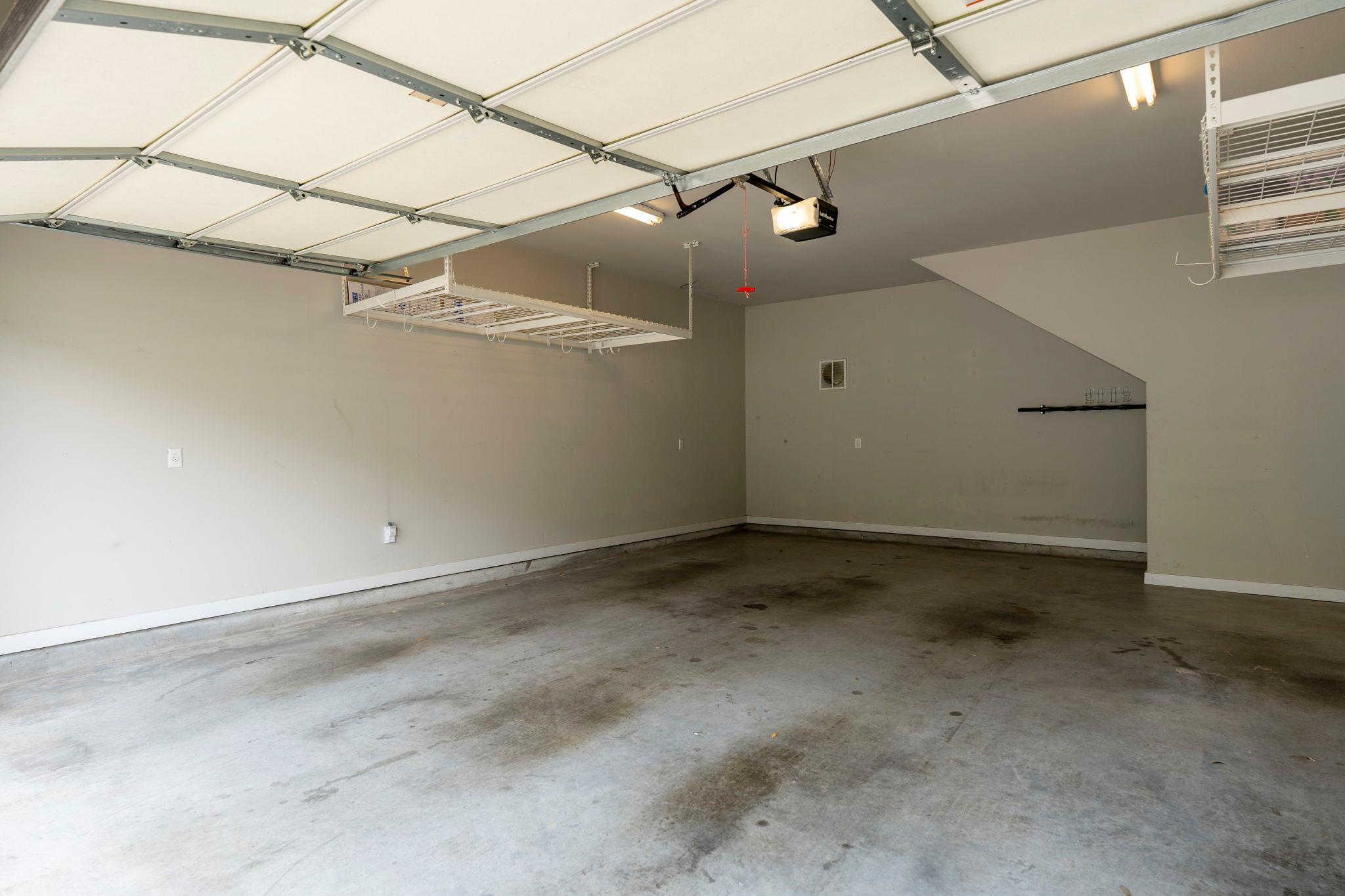 301 W STASSNEY Ln, Austin, TX 78745