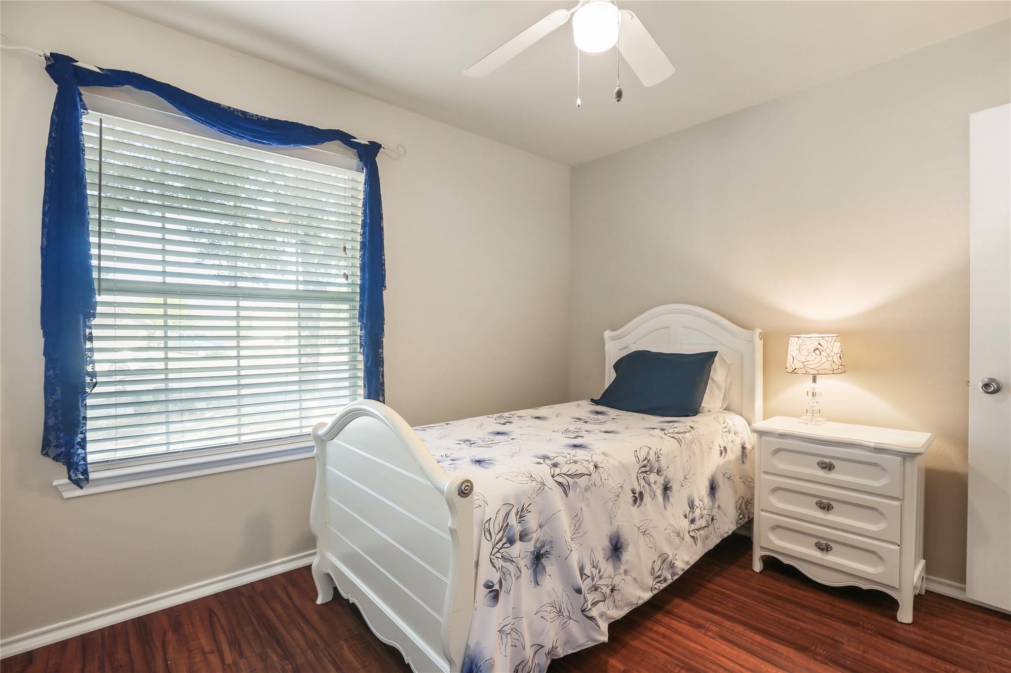 906 Brook Meadow Cv, Georgetown, TX 78626