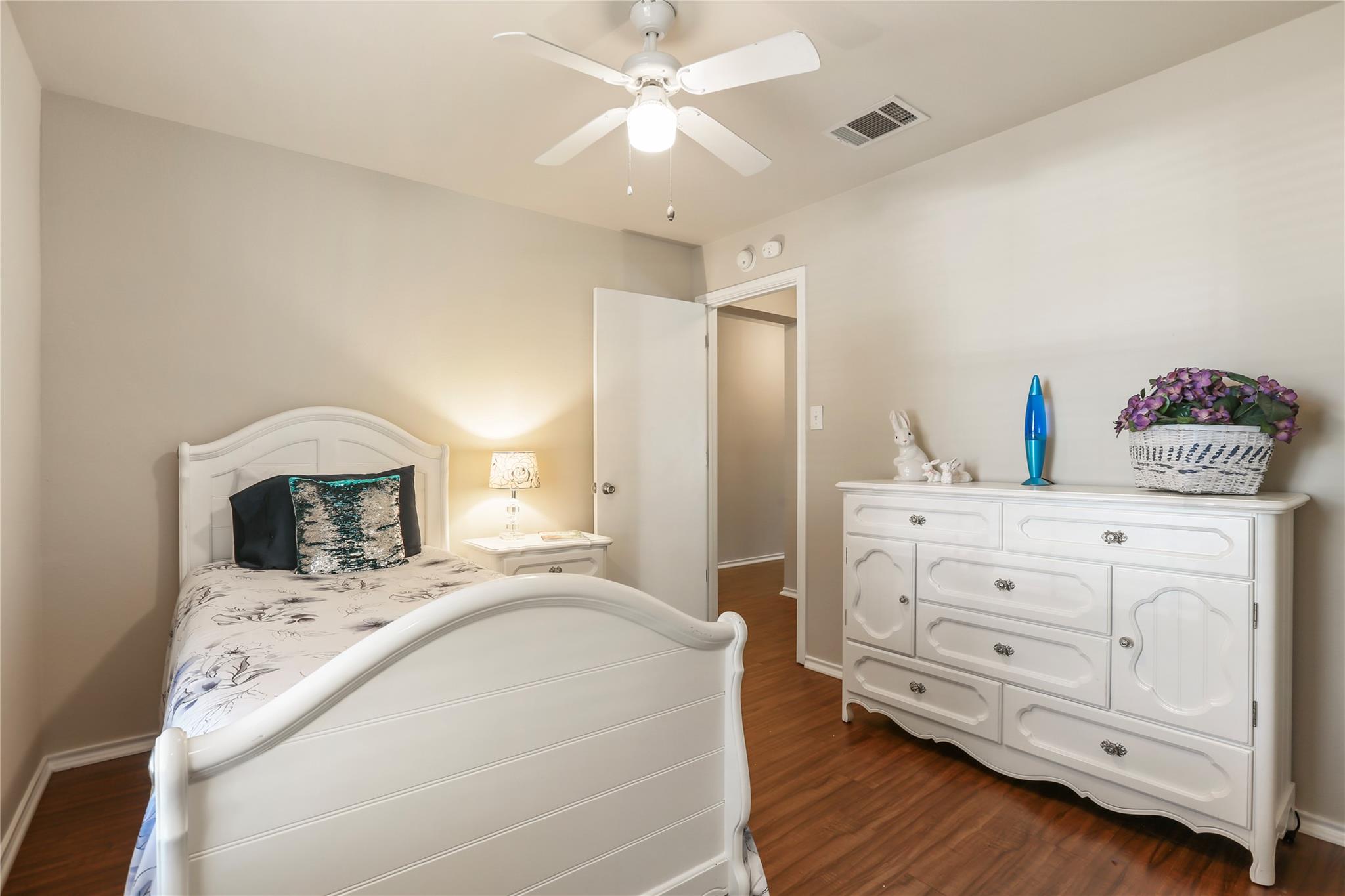 906 Brook Meadow Cv, Georgetown, TX 78626