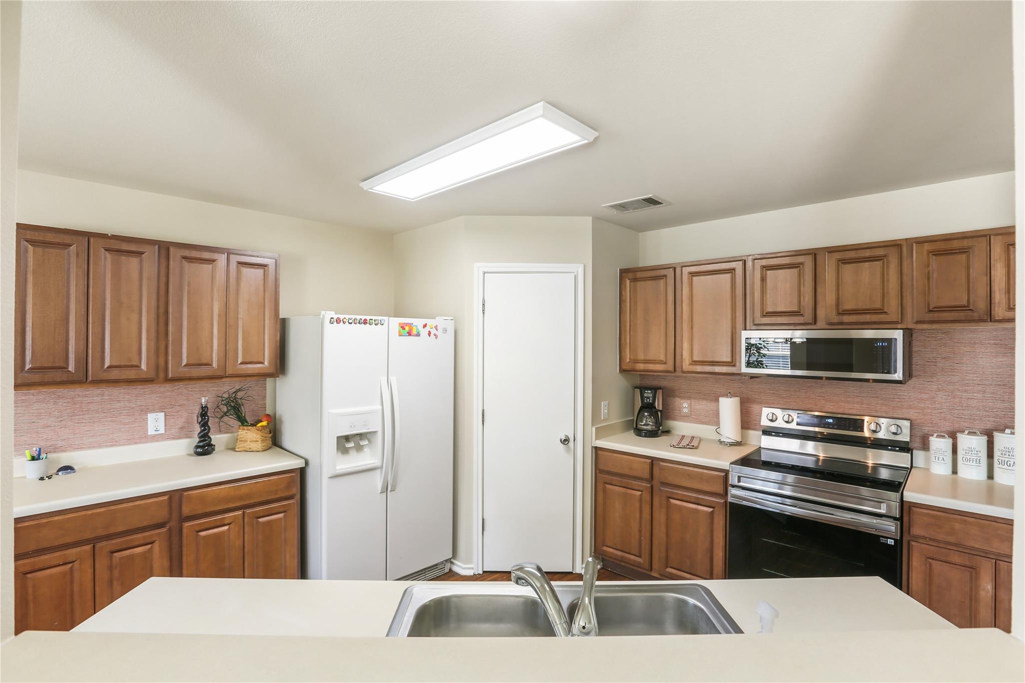 906 Brook Meadow Cv, Georgetown, TX 78626