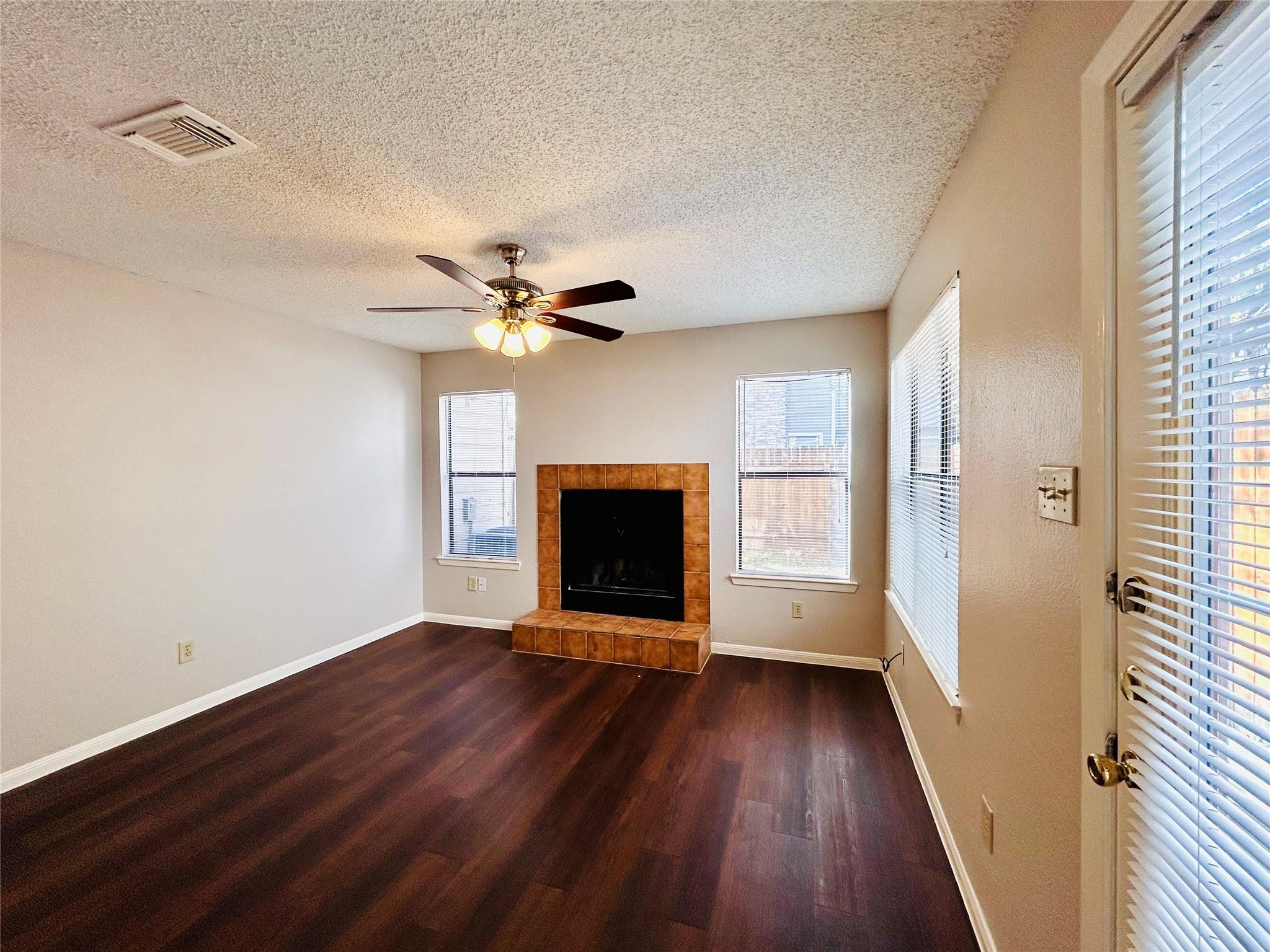 8906 Schick Rd # B, Austin, TX 78729