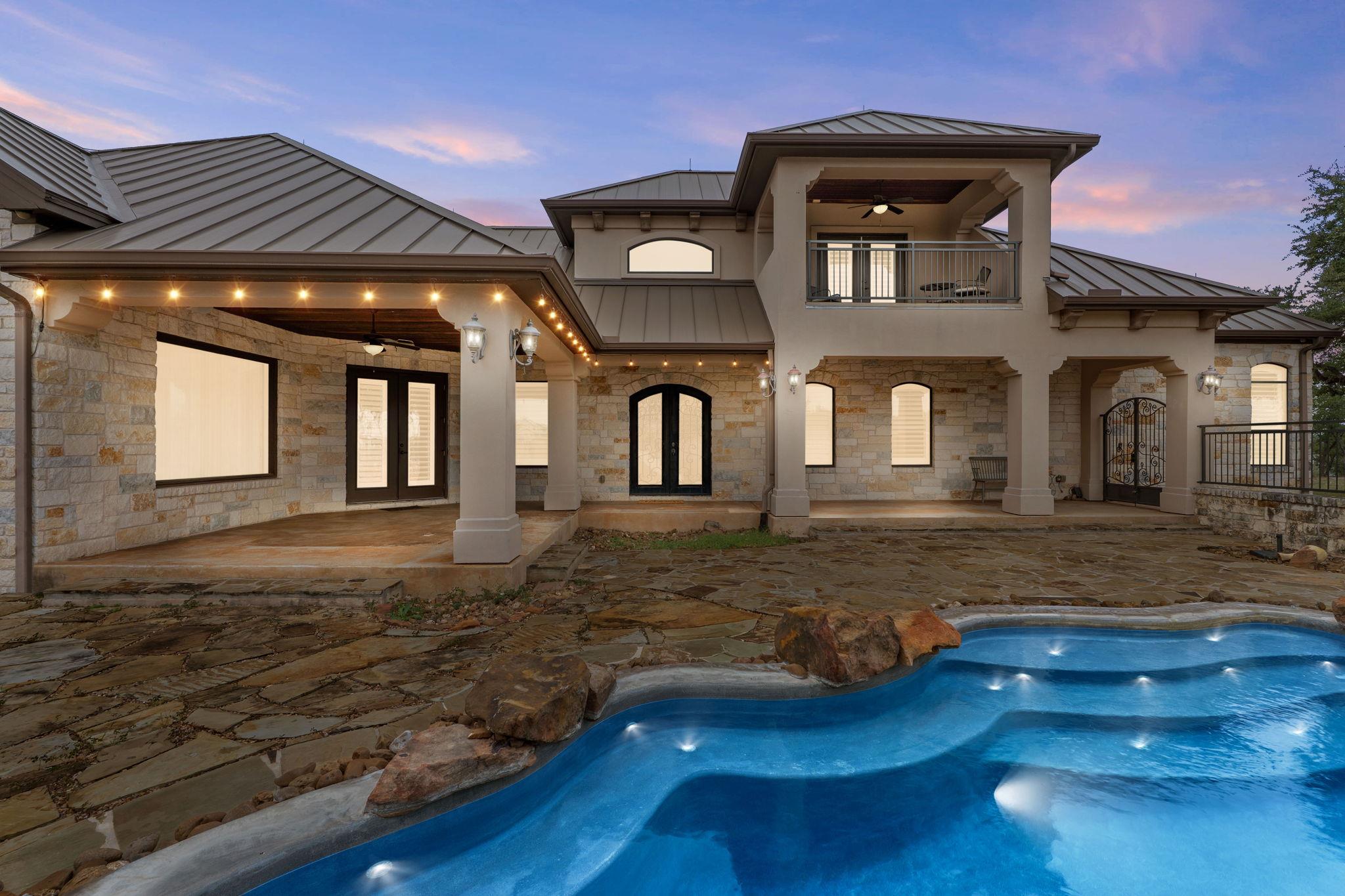 1073 Las Brisas Dr, Canyon Lake, TX 78133