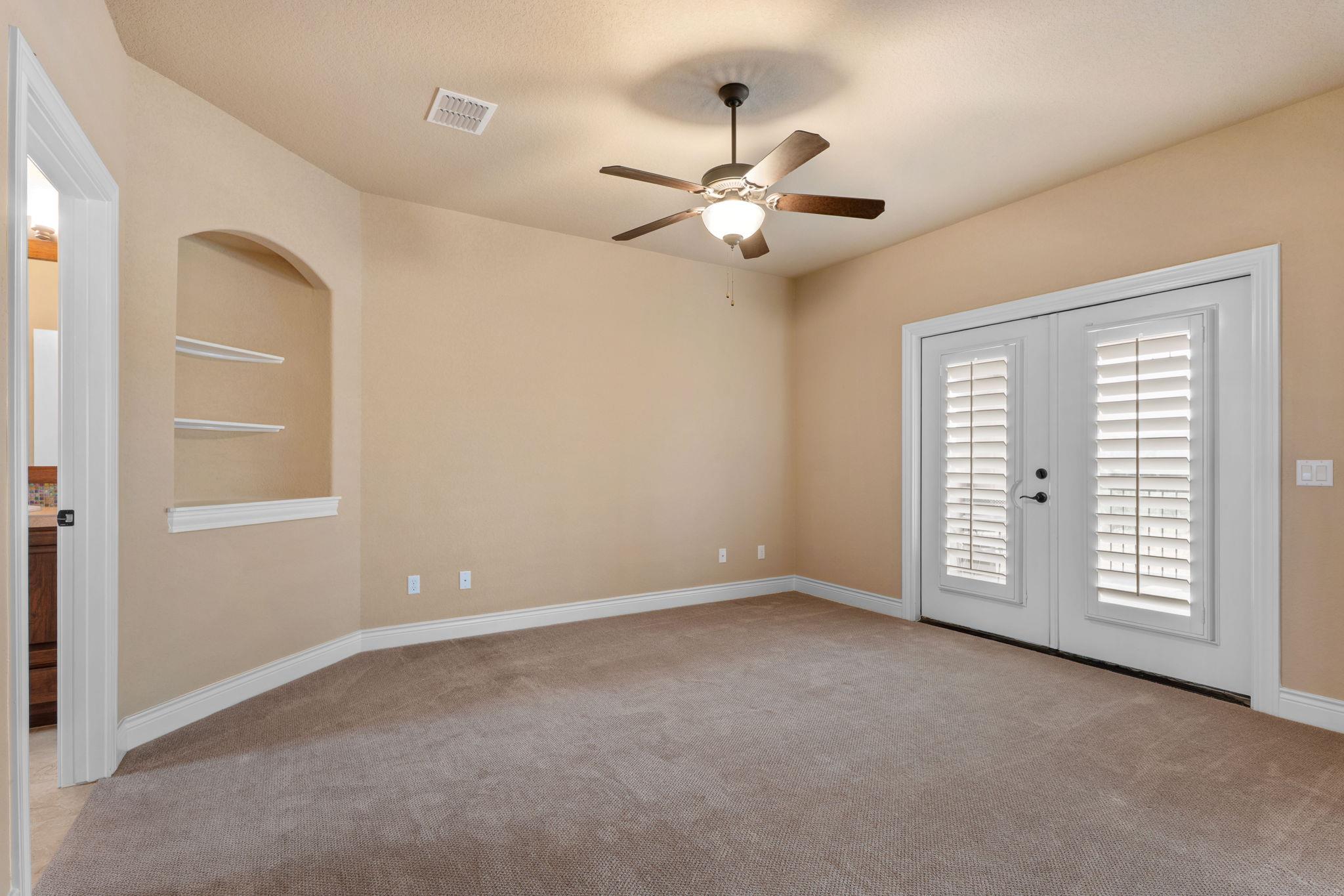 1073 Las Brisas Dr, Canyon Lake, TX 78133