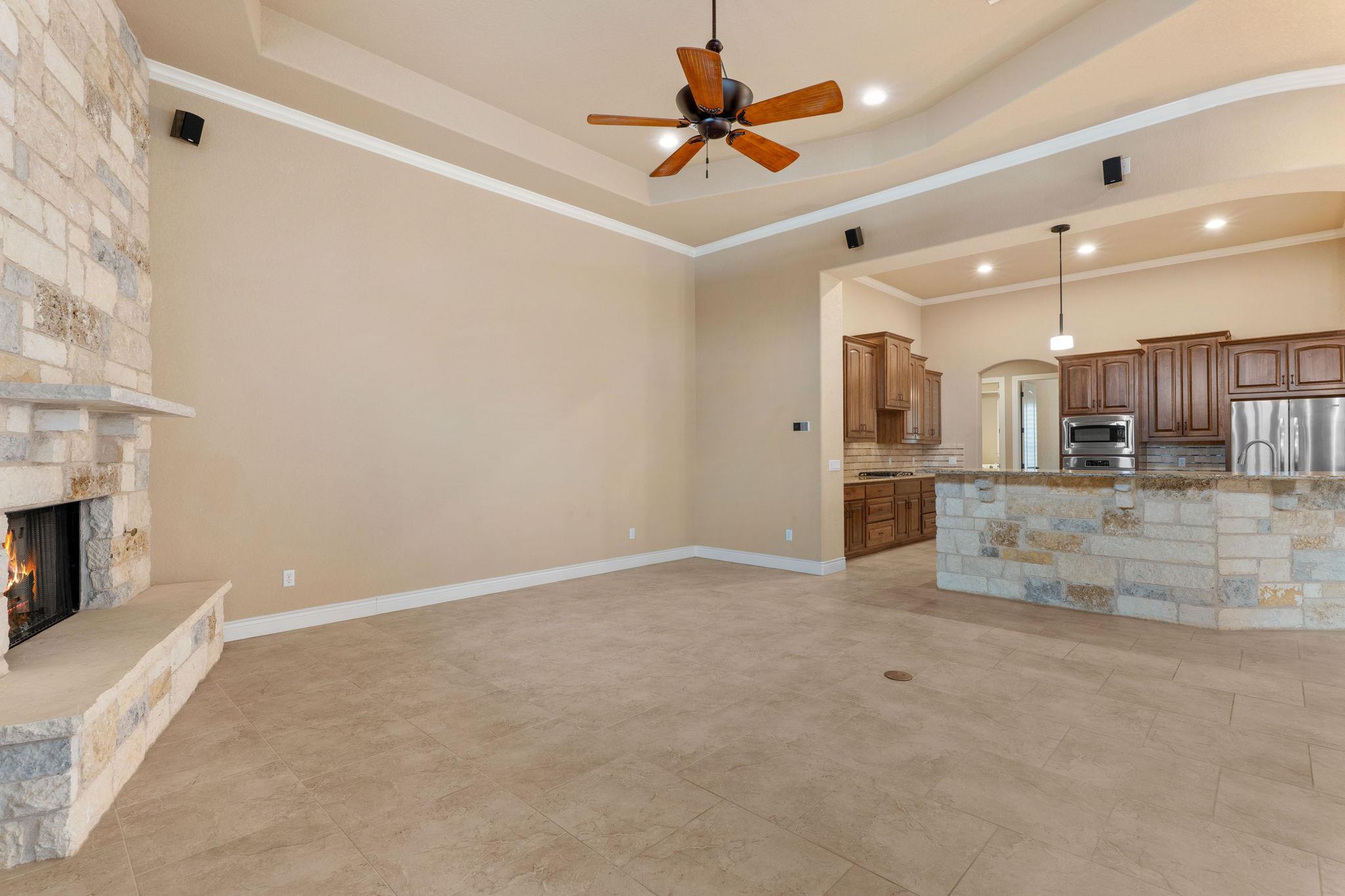 1073 Las Brisas Dr, Canyon Lake, TX 78133