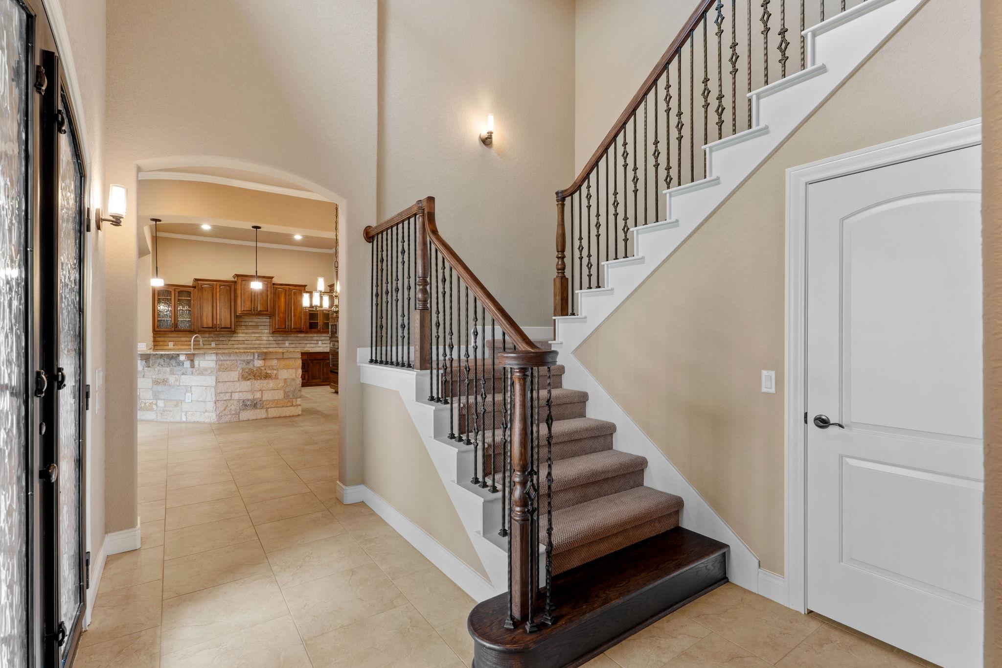 1073 Las Brisas Dr, Canyon Lake, TX 78133