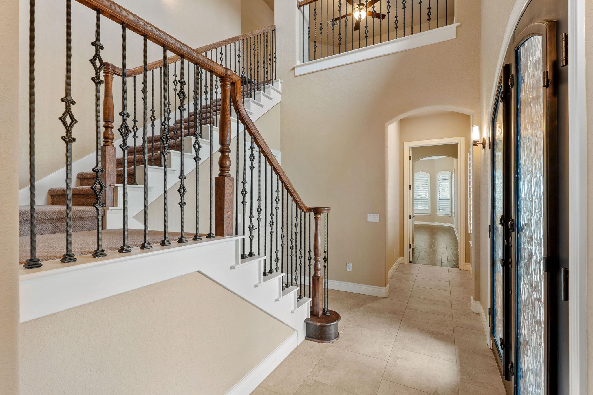 1073 Las Brisas Dr, Canyon Lake, TX 78133