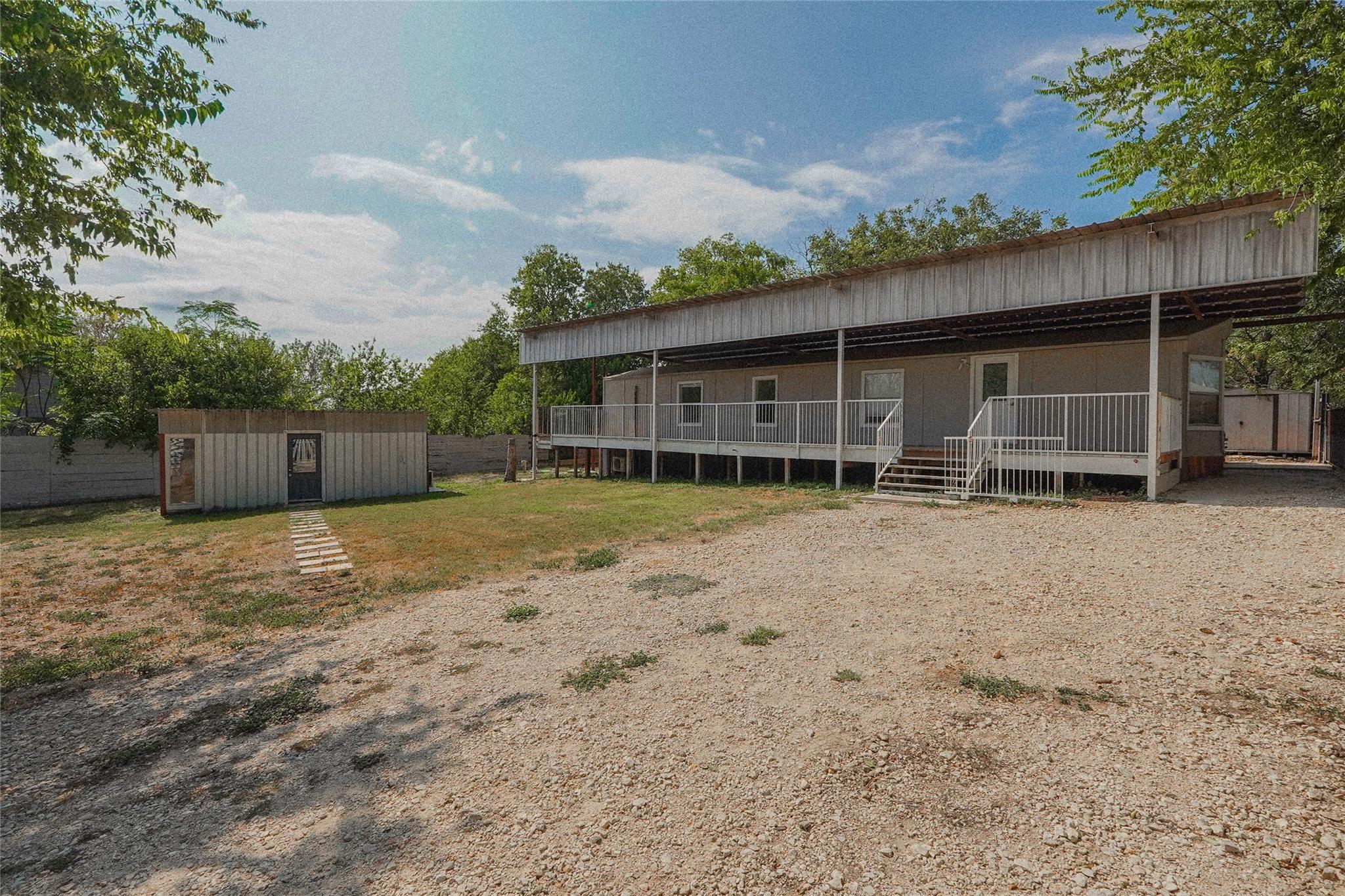 155 5th St, Maxwell, TX 78656