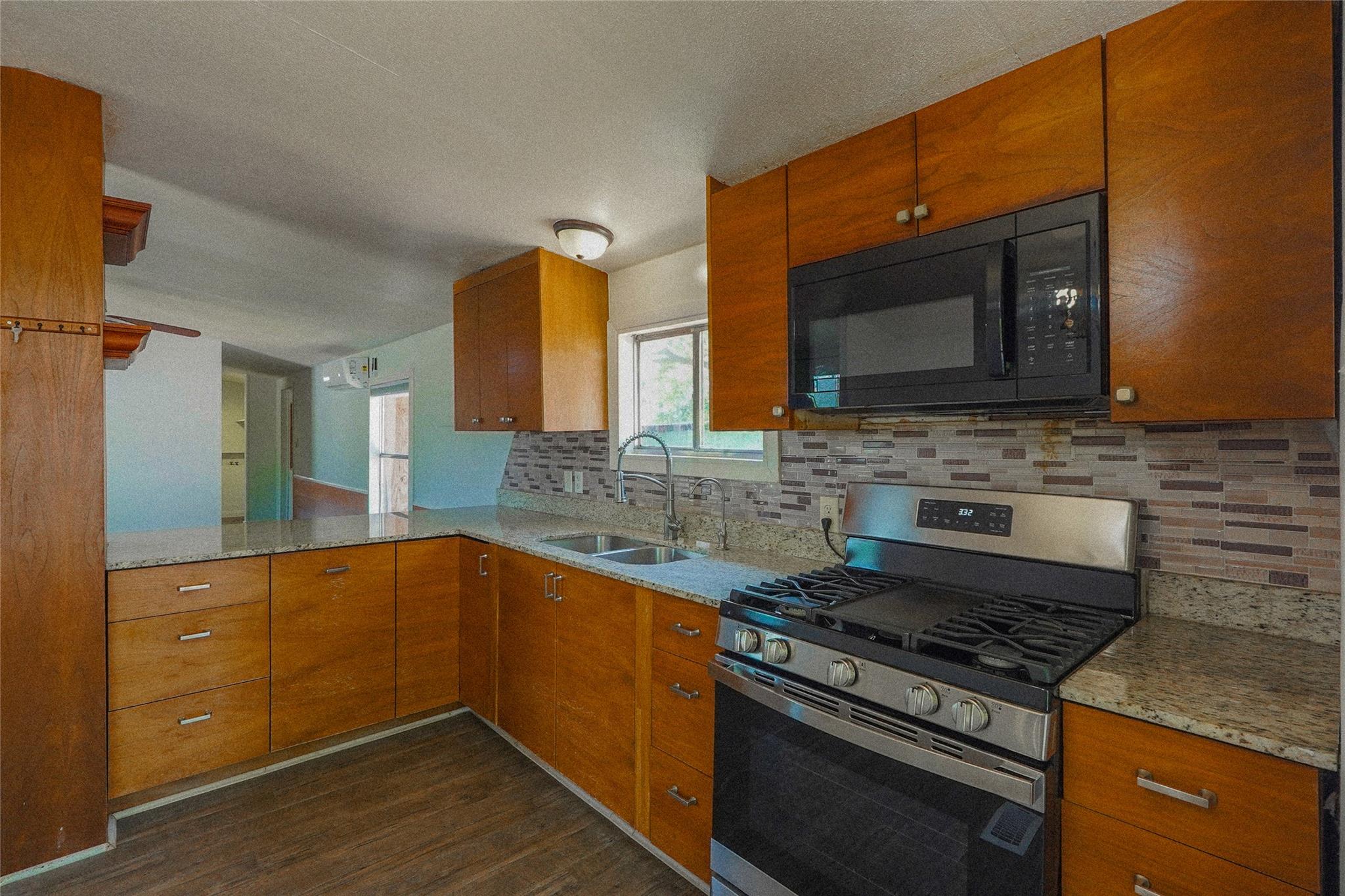 155 5th St, Maxwell, TX 78656