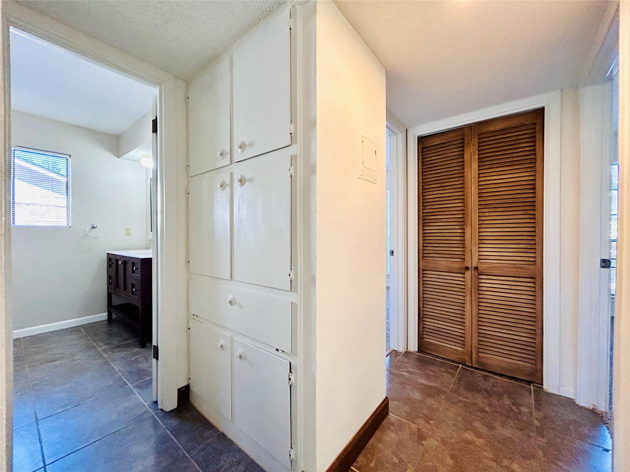 11300 MAIDENSTONE Dr, Austin, TX 78759