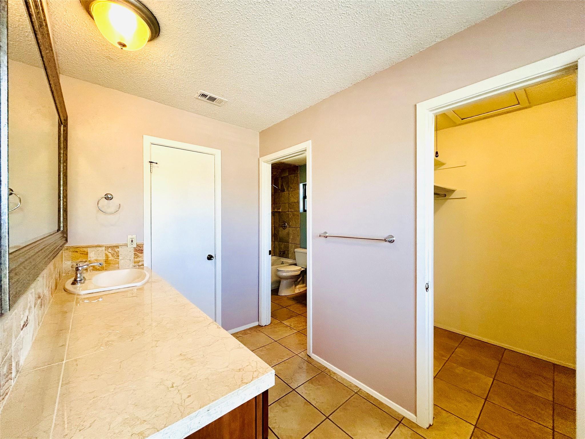 11300 MAIDENSTONE Dr, Austin, TX 78759