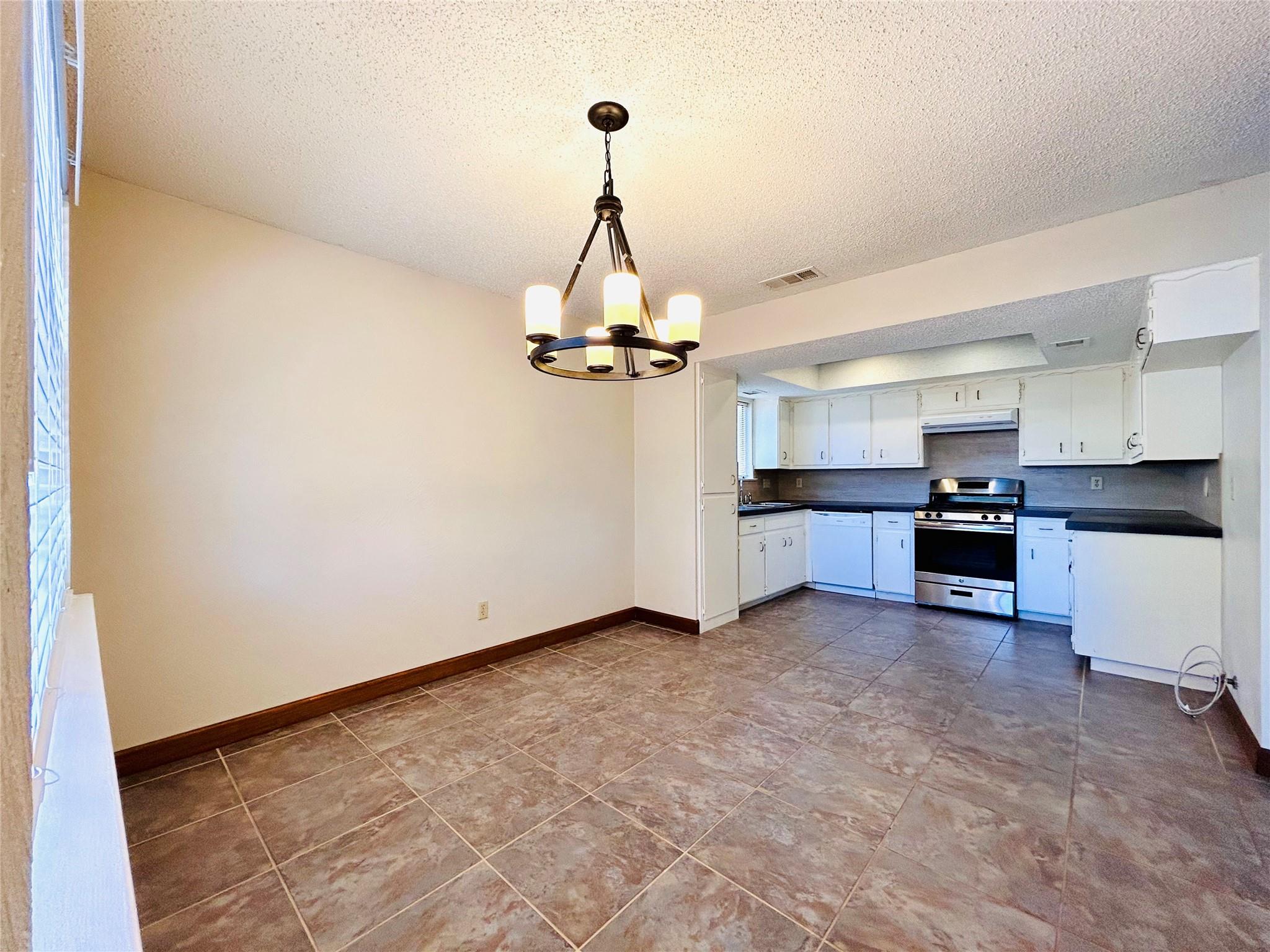 11300 MAIDENSTONE Dr, Austin, TX 78759