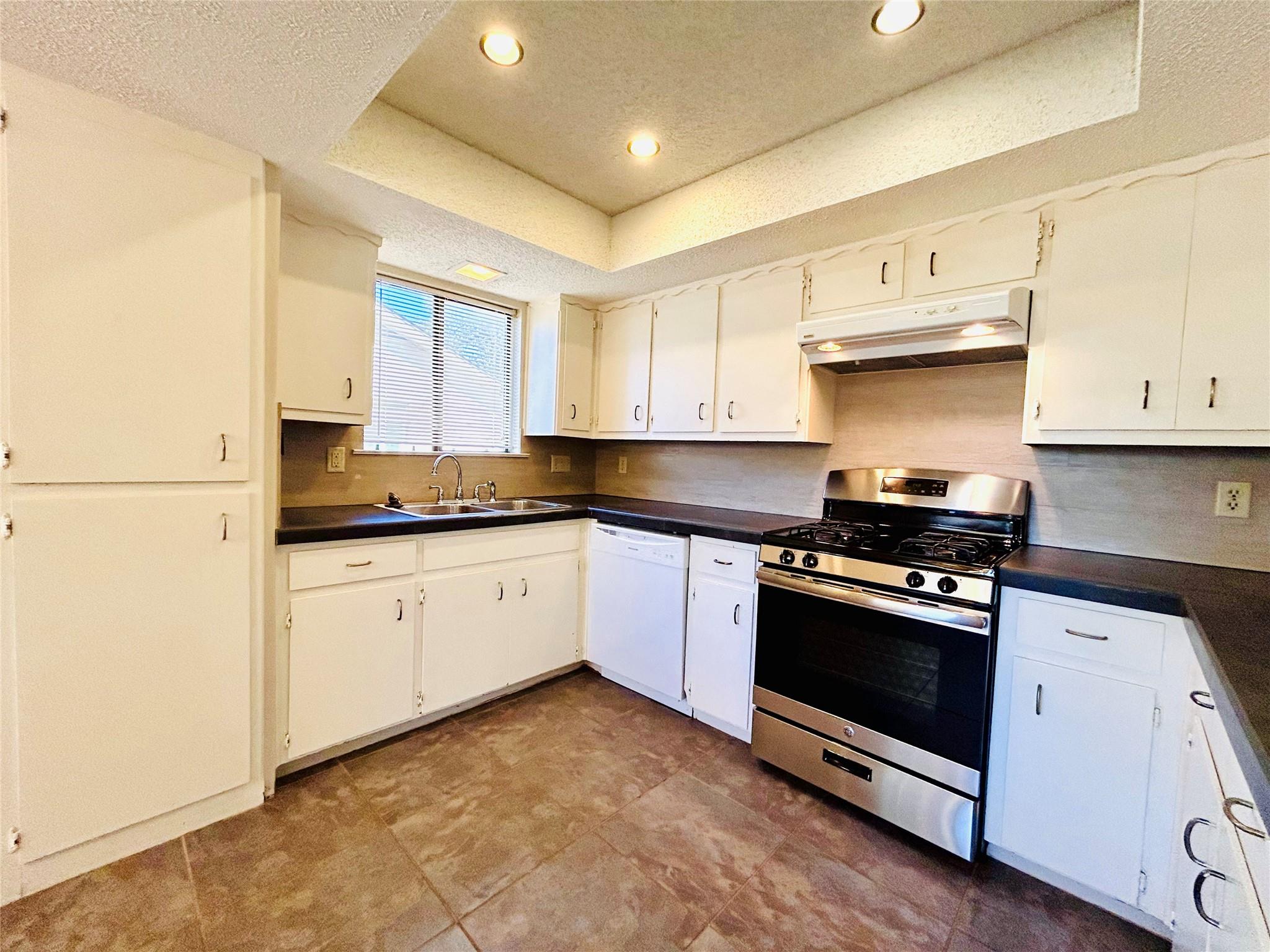 11300 MAIDENSTONE Dr, Austin, TX 78759