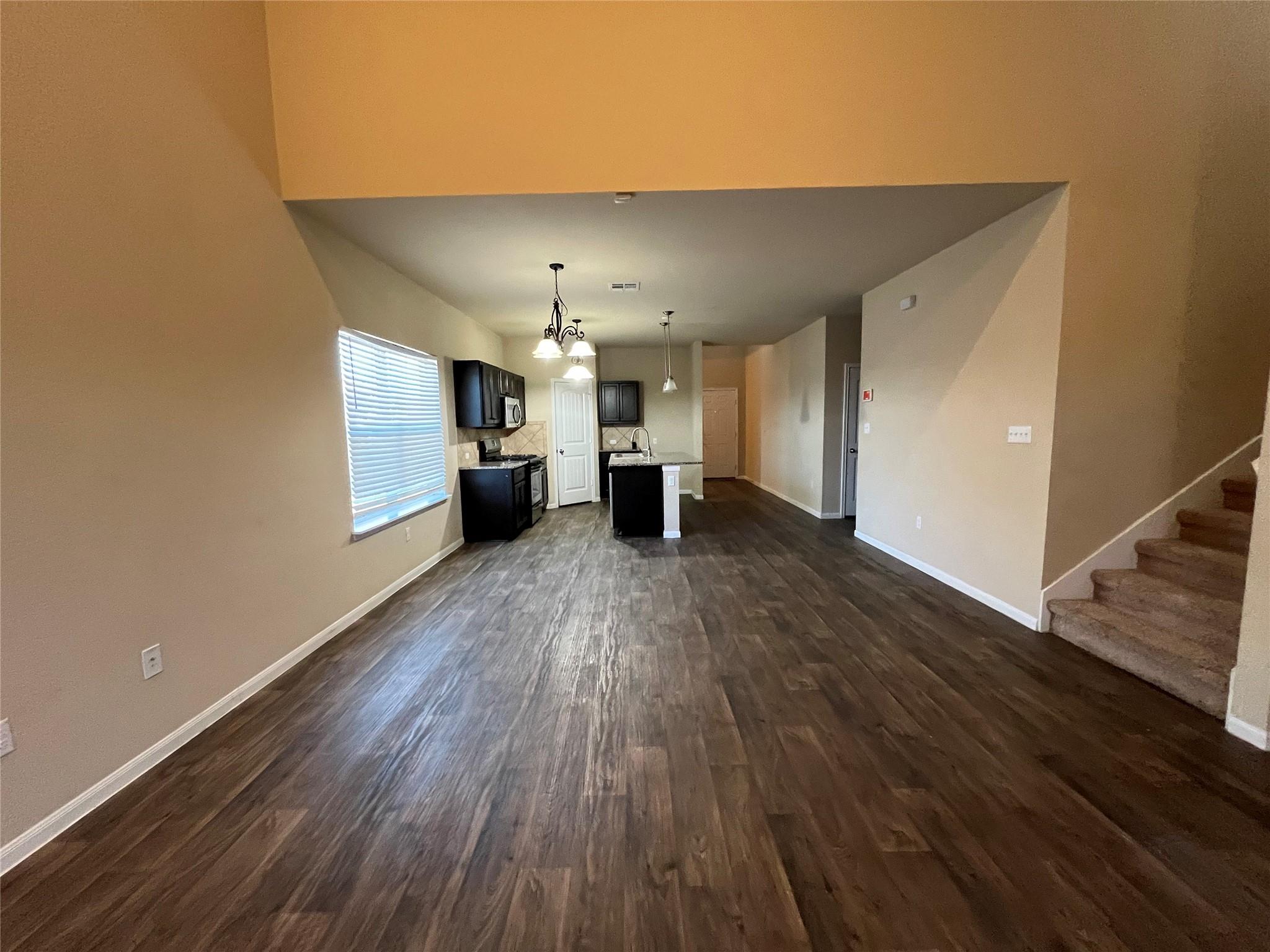 501 Cibolo Creek Dr, Kyle, TX 78640