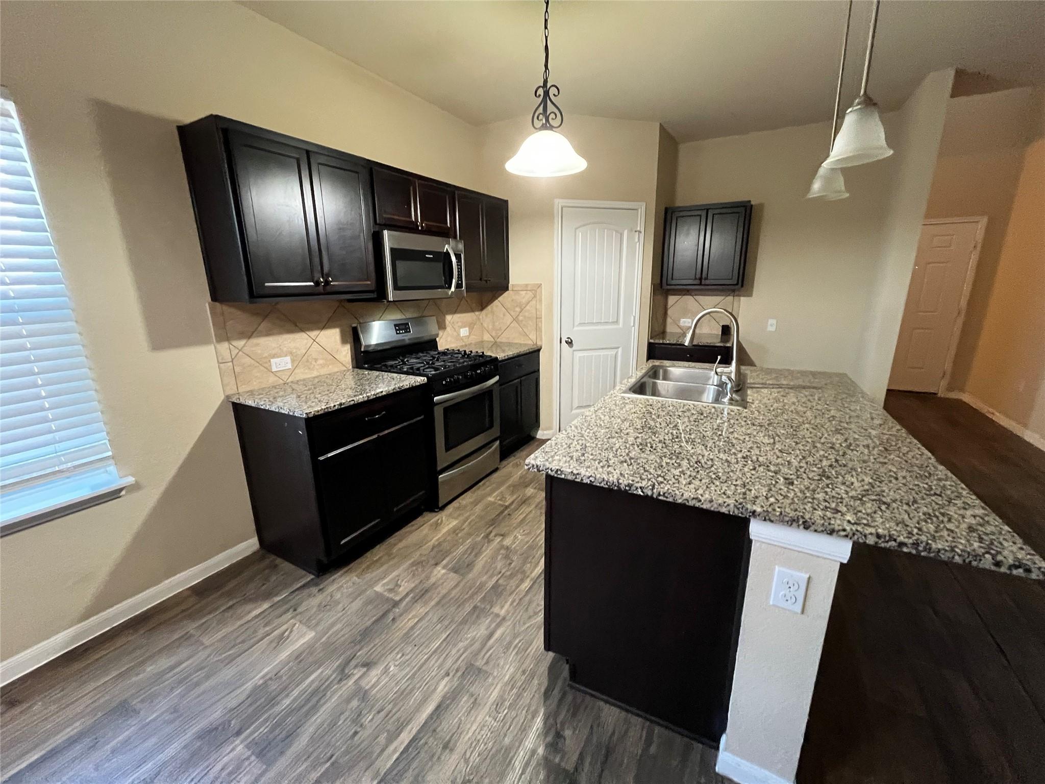 501 Cibolo Creek Dr, Kyle, TX 78640