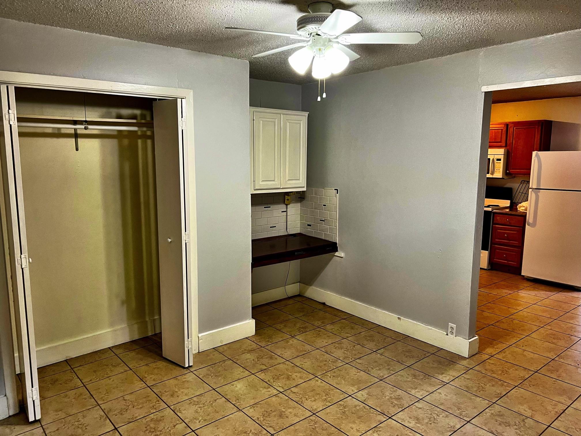 1900 Alguno Rd # B, Austin, TX 78757