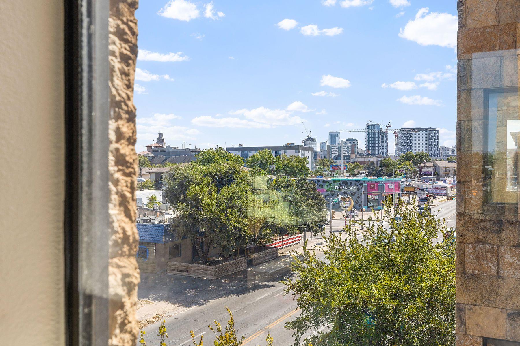 3016 Guadalupe St # 303, Austin, TX 78705