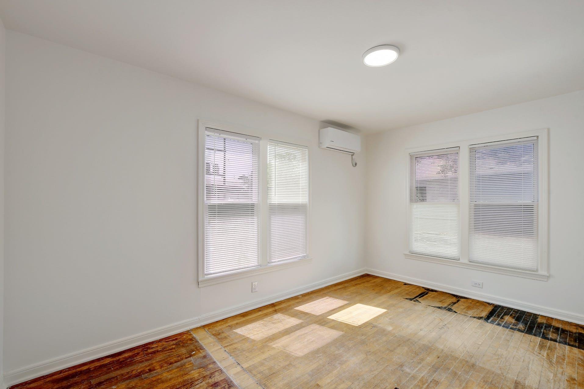 302 Olive St # A, Smithville, TX 78957