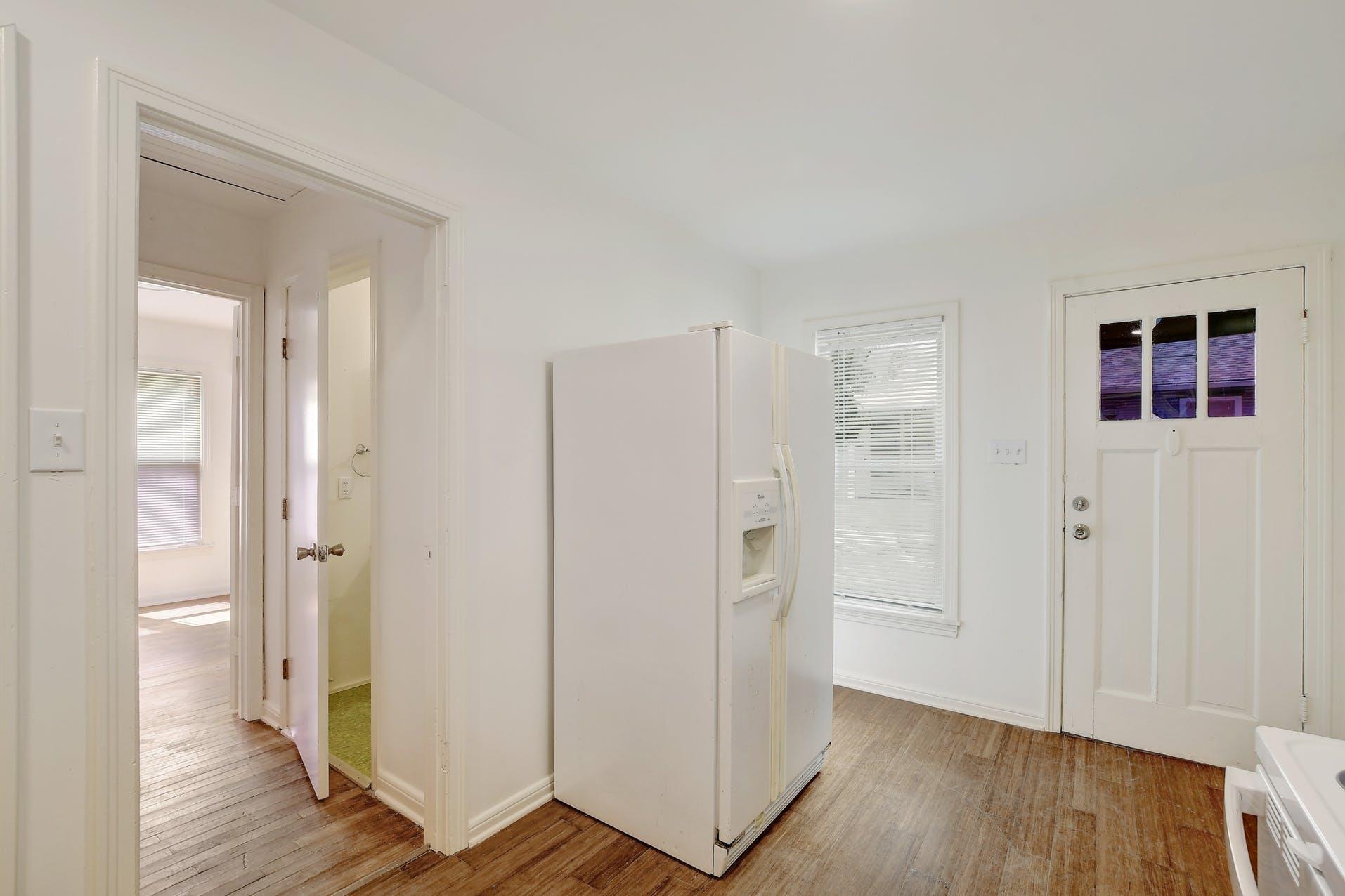 302 Olive St # A, Smithville, TX 78957