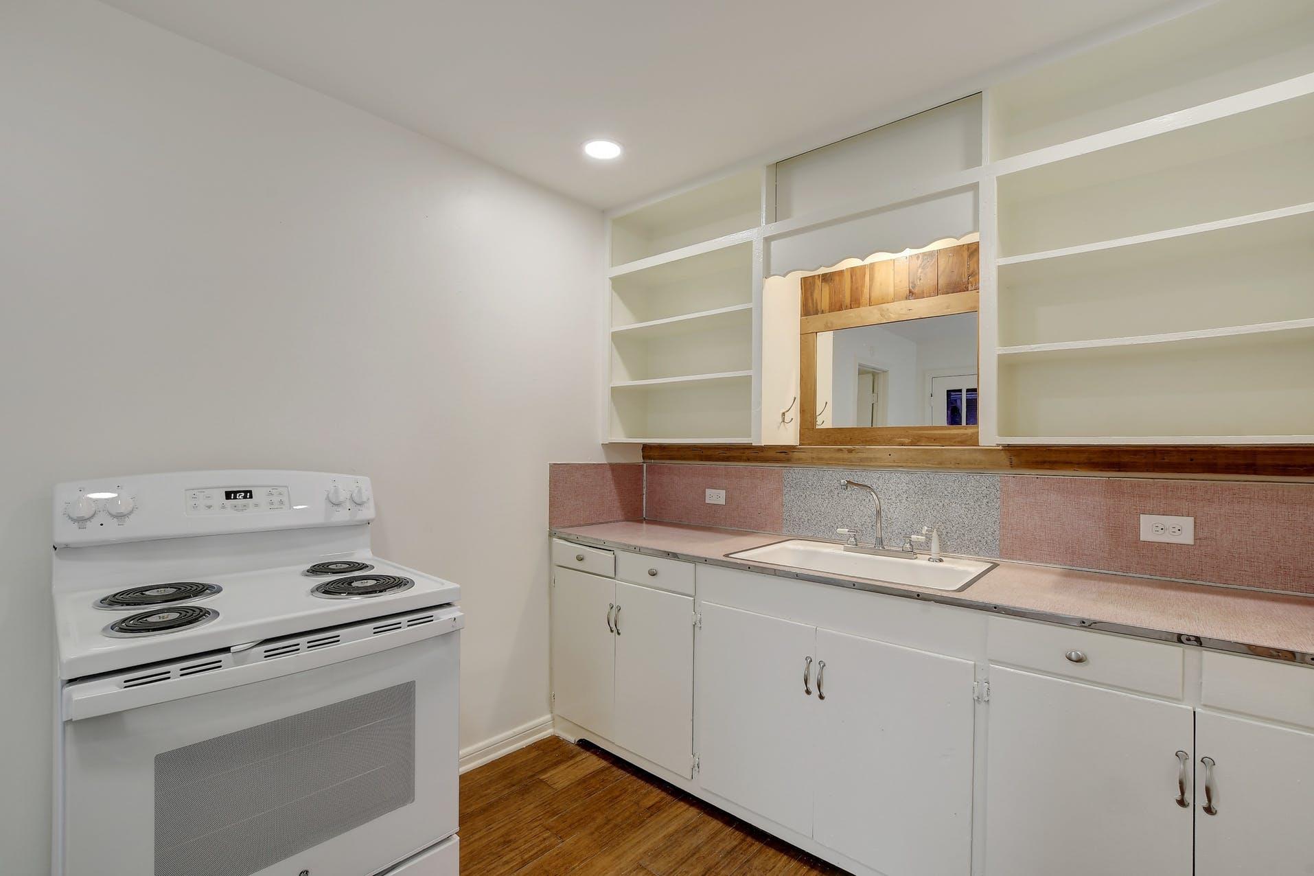 302 Olive St # A, Smithville, TX 78957