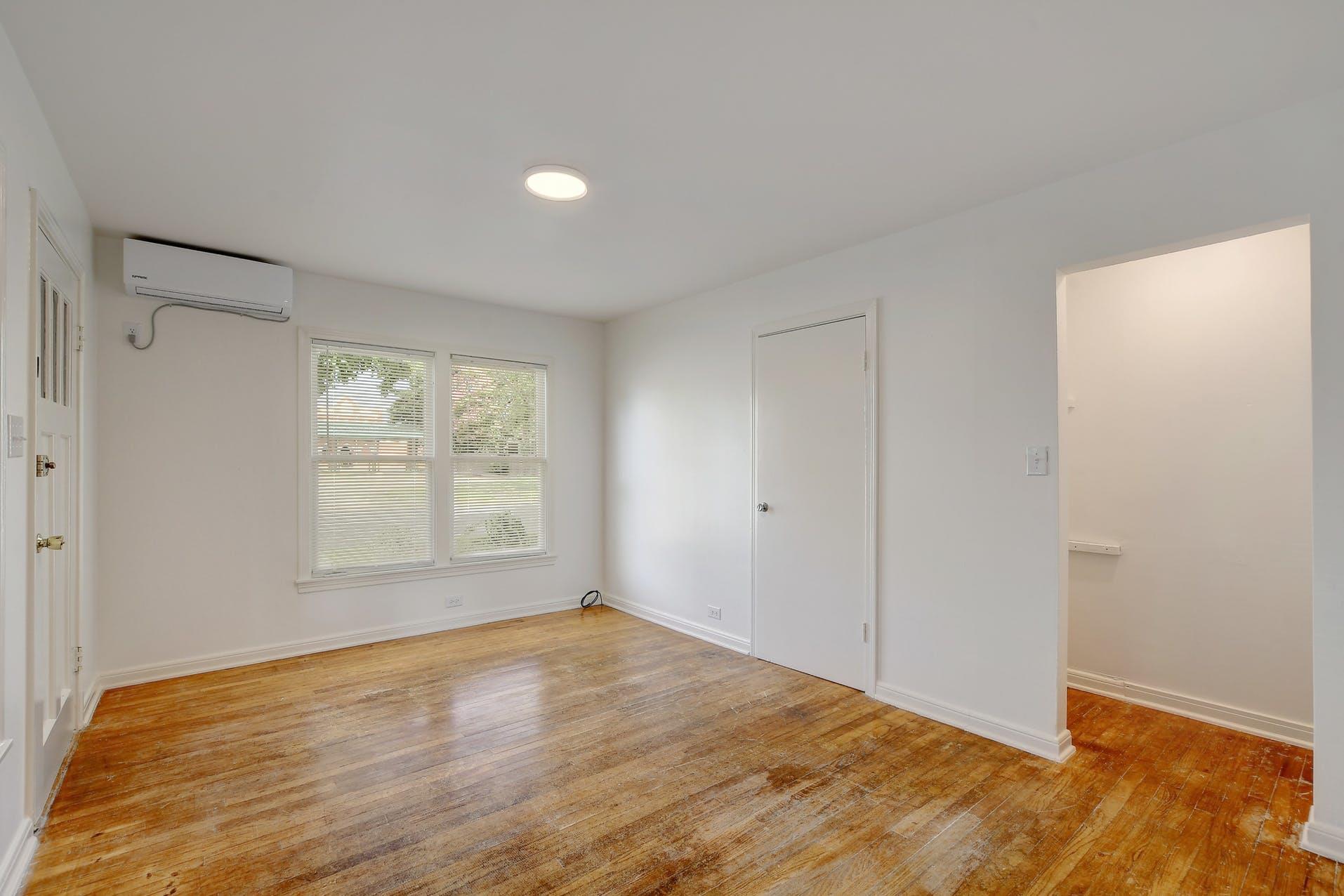 302 Olive St # A, Smithville, TX 78957