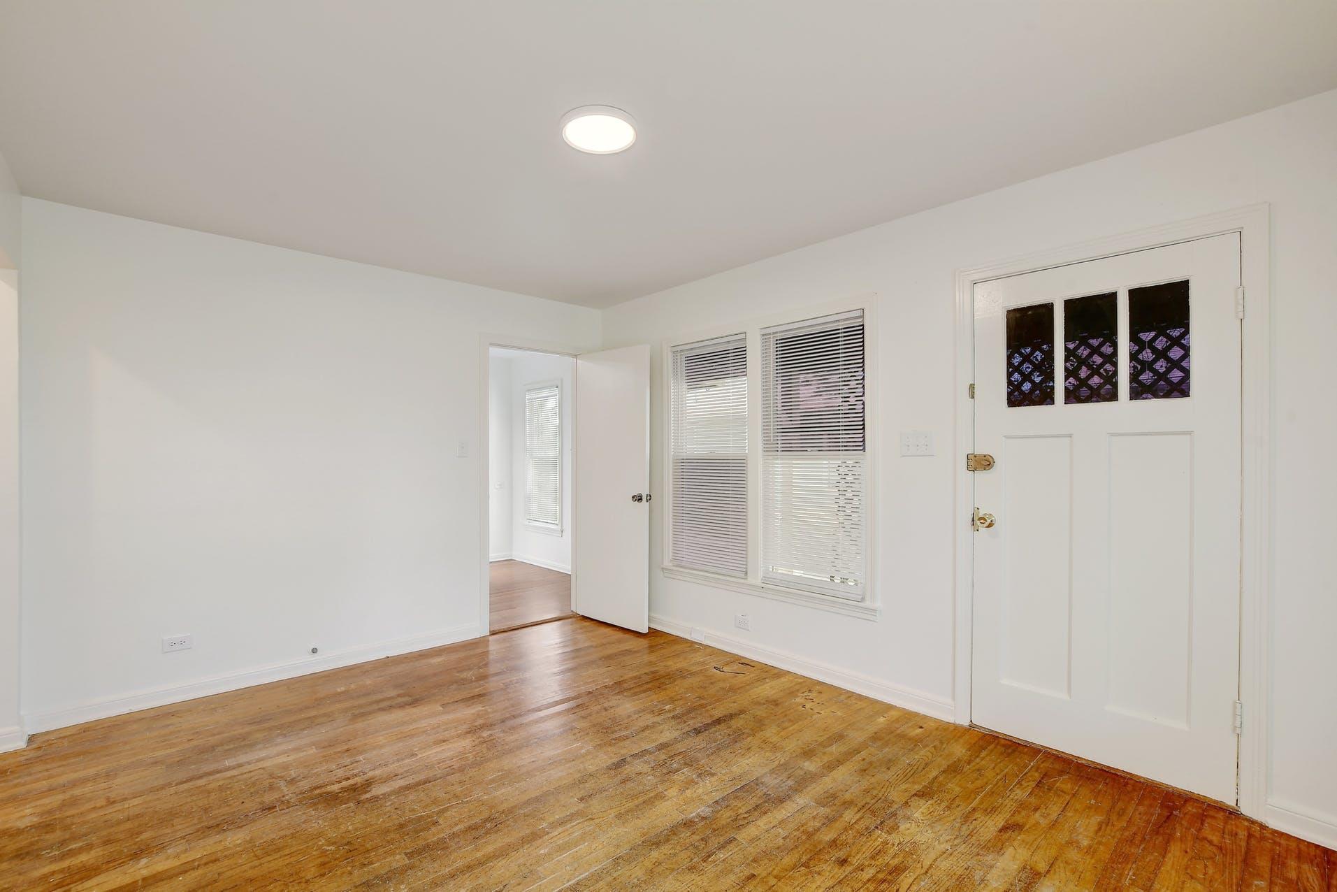 302 Olive St # A, Smithville, TX 78957