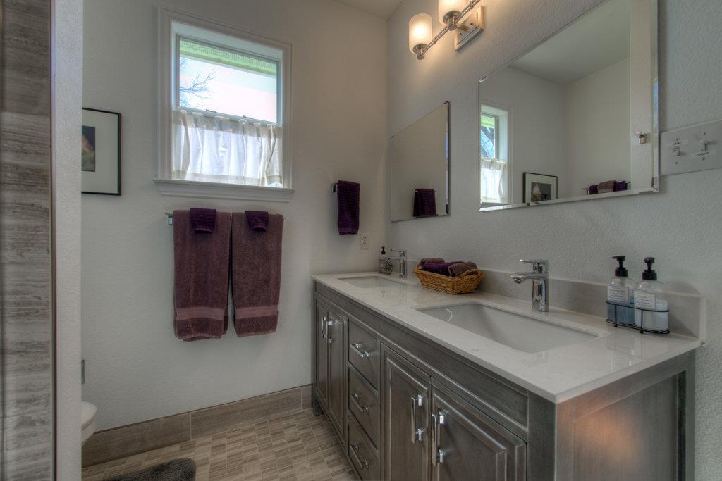 1501 Willow St # 1, Austin, TX 78702