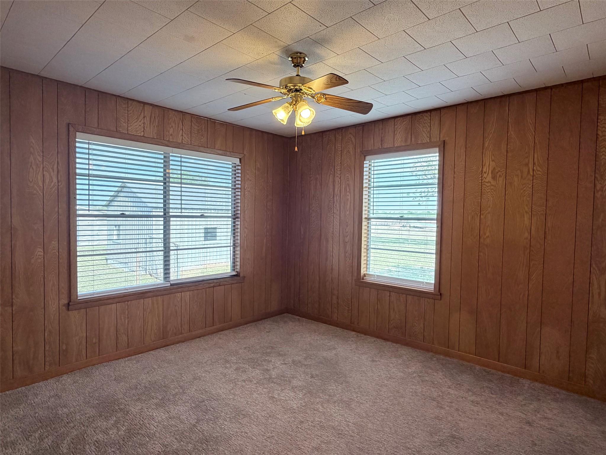 500 Greasy Bnd, Smithville, TX 78957