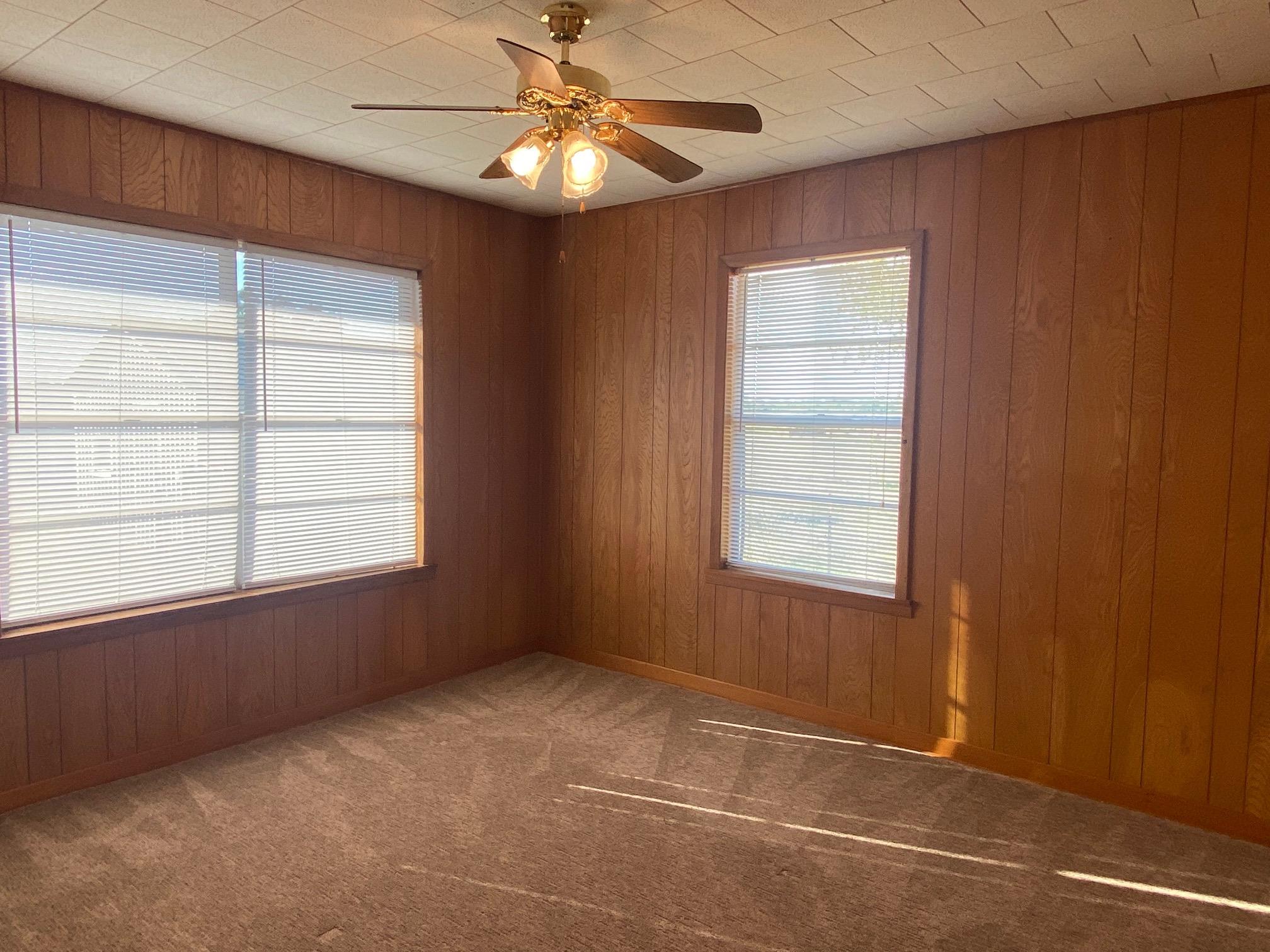 500 Greasy Bnd, Smithville, TX 78957