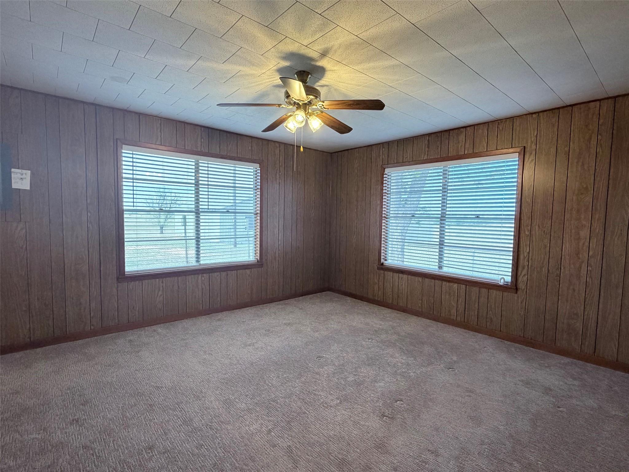 500 Greasy Bnd, Smithville, TX 78957