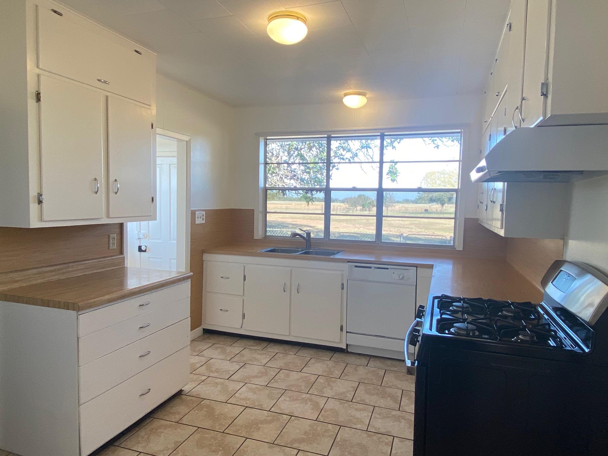 500 Greasy Bnd, Smithville, TX 78957