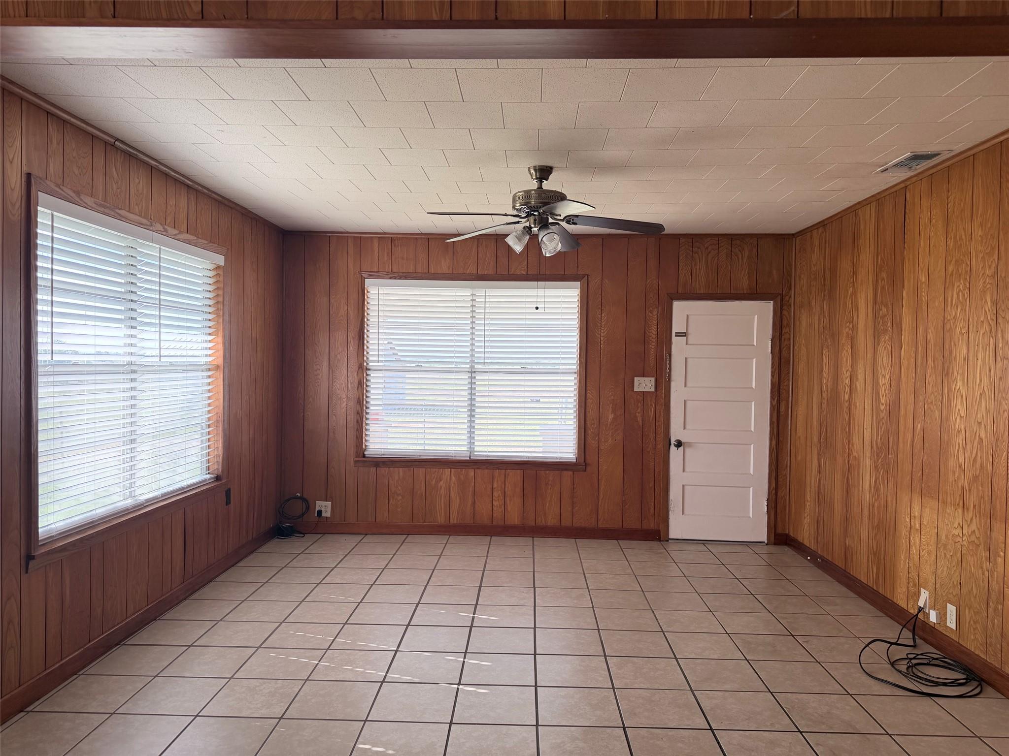 500 Greasy Bnd, Smithville, TX 78957
