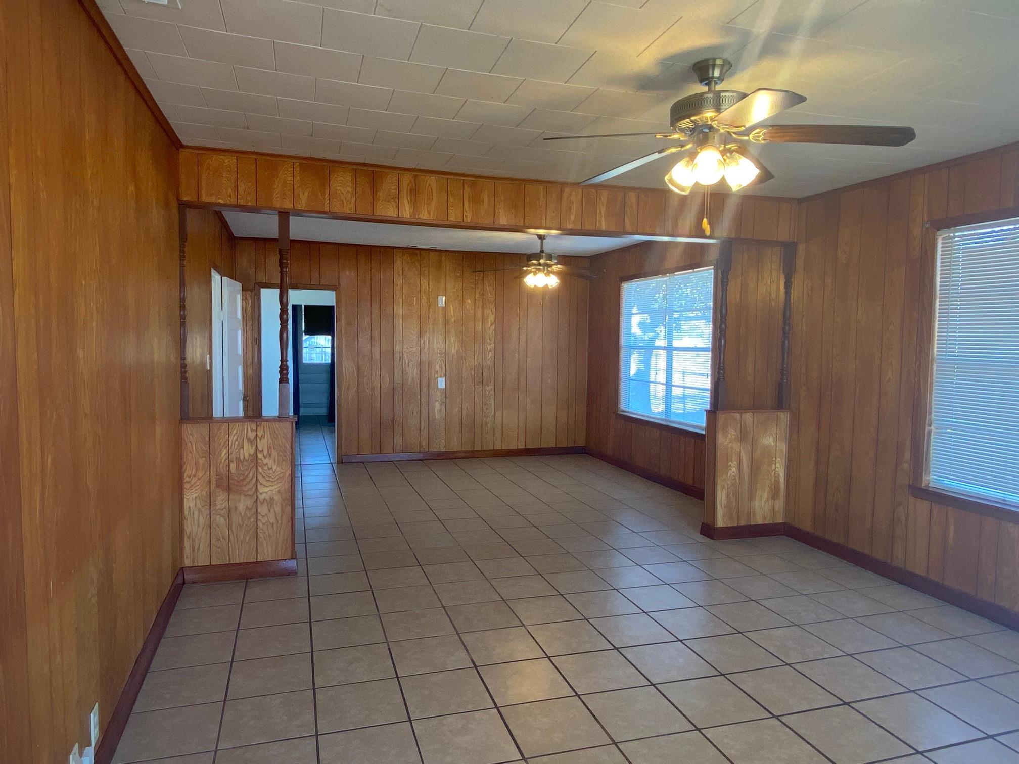 500 Greasy Bnd, Smithville, TX 78957