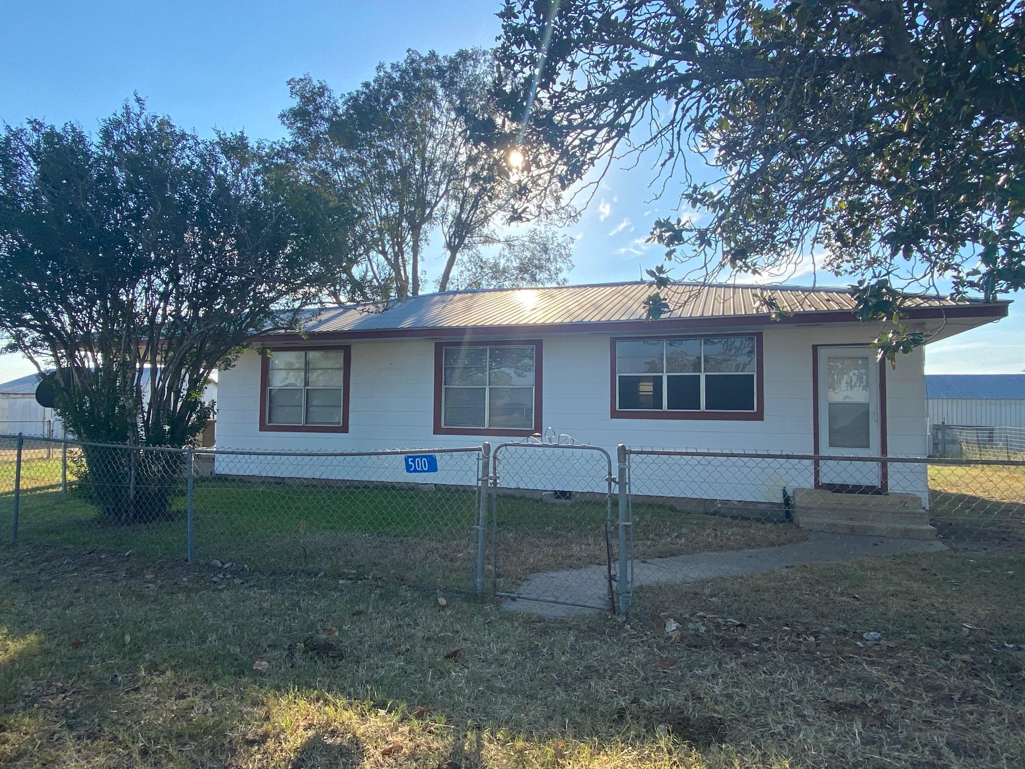 500 Greasy Bnd, Smithville, TX 78957