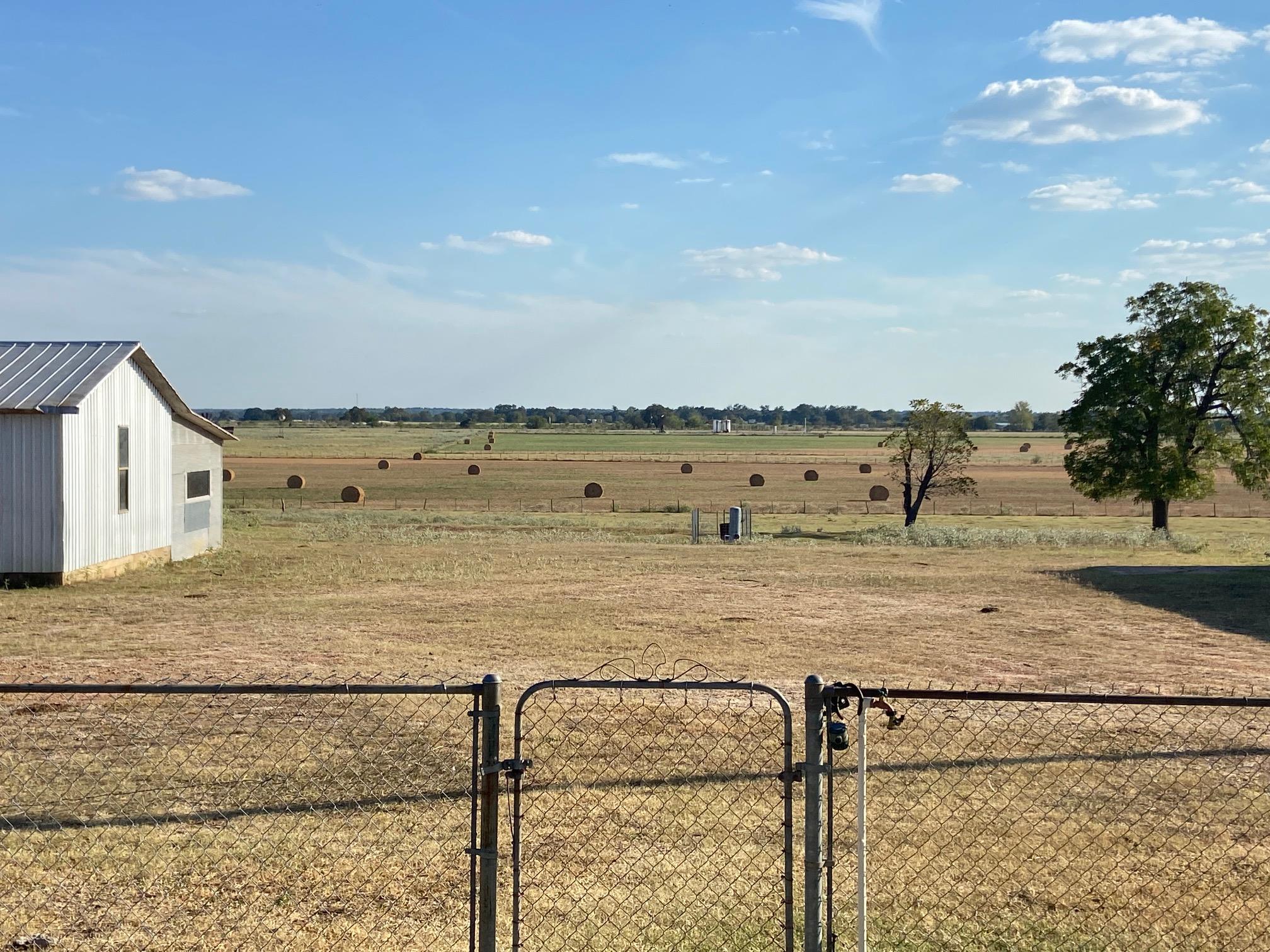 500 Greasy Bnd, Smithville, TX 78957