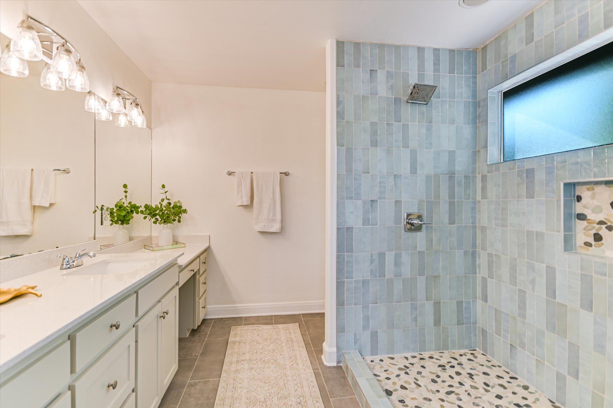 302 Valley Dr, Wimberley, TX 78676