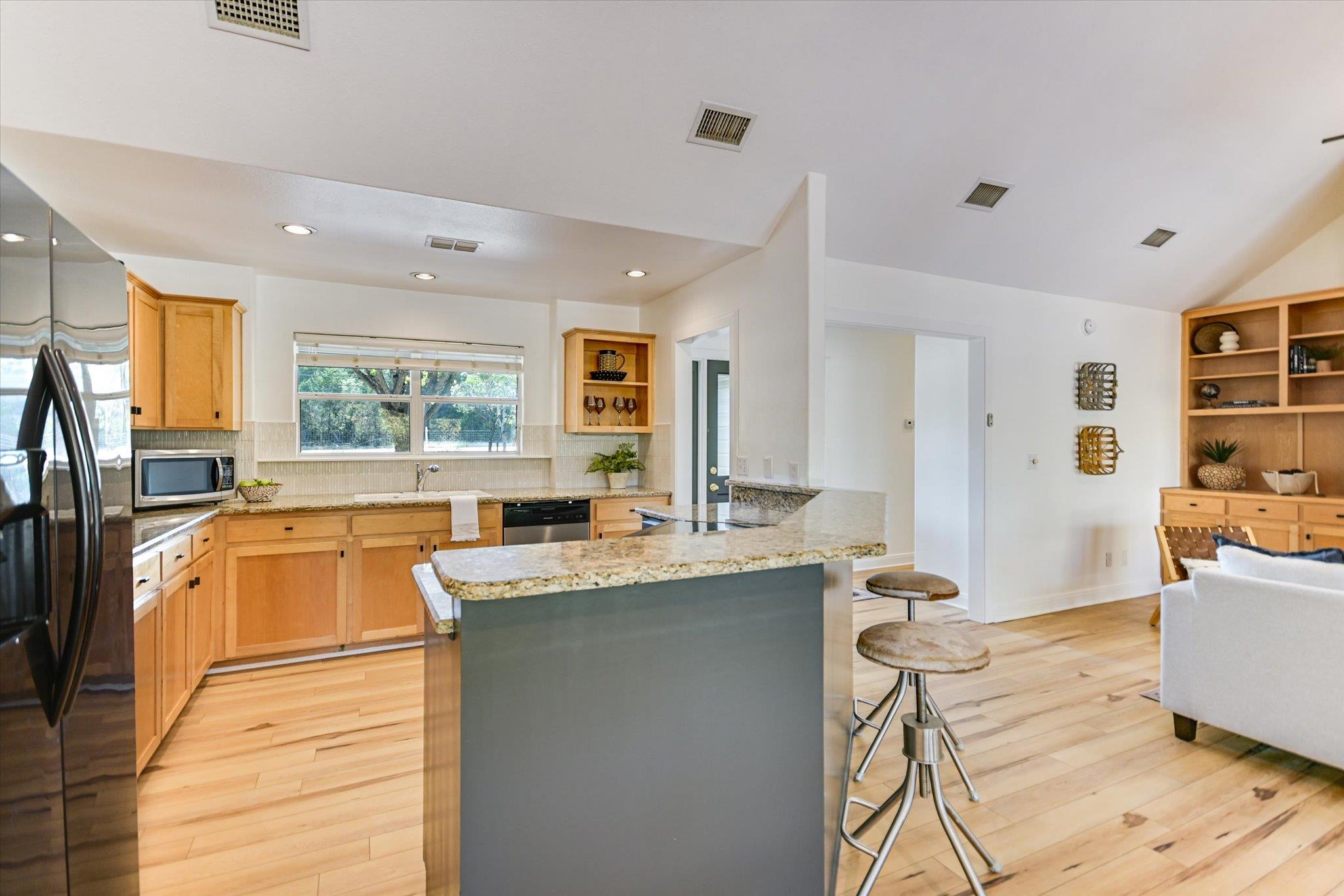 302 Valley Dr, Wimberley, TX 78676