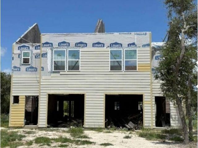 1601 Mathis St, Rockport, TX 78382