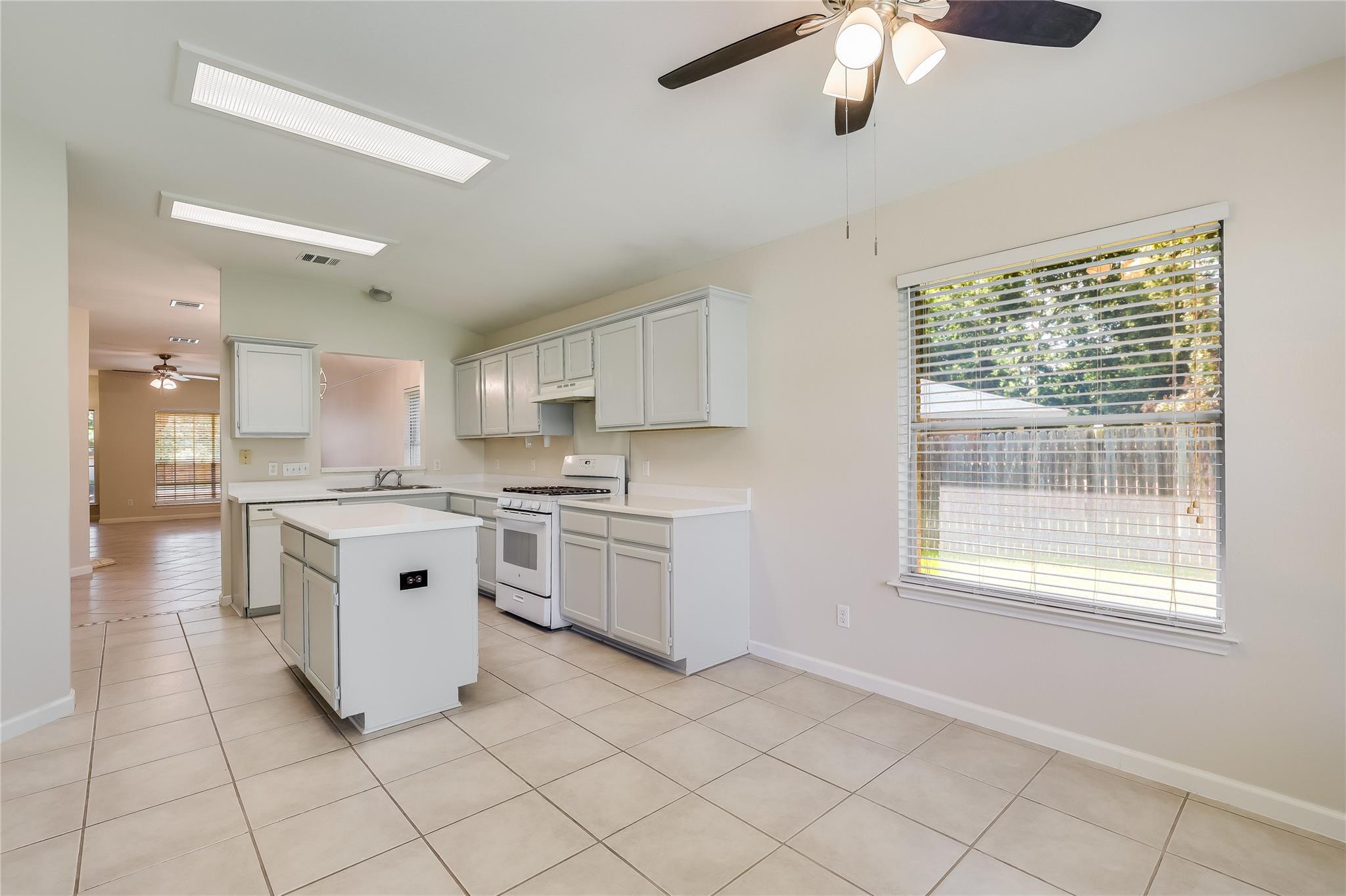 2204 Joshua Cv, Round Rock, TX 78665