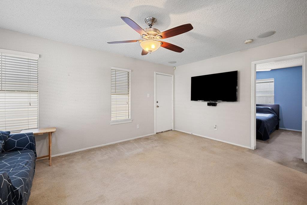 1700 Taron Dr, Round Rock, TX 78681