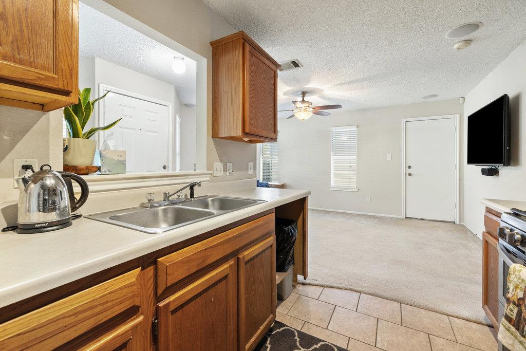 1700 Taron Dr, Round Rock, TX 78681